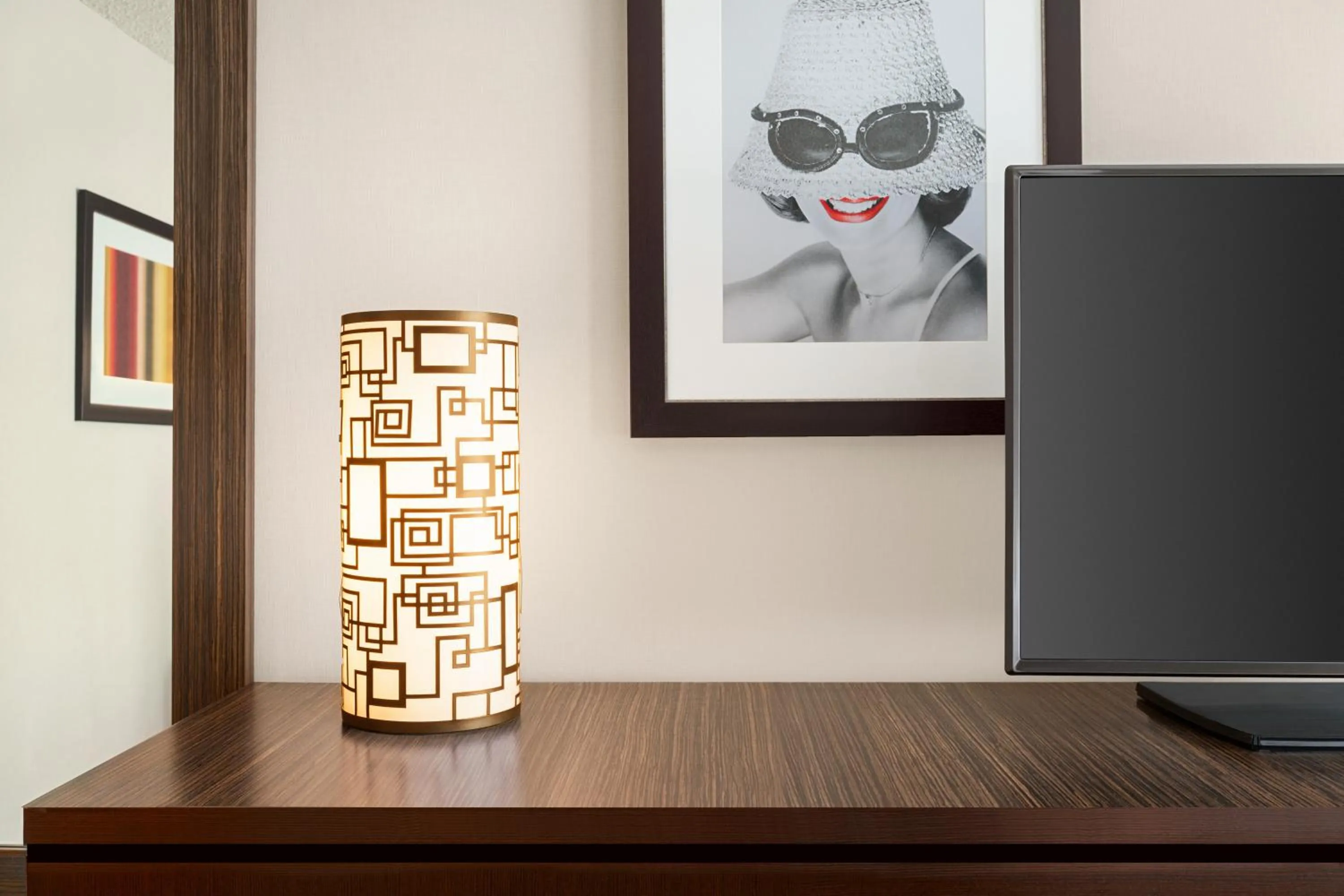 TV and multimedia in Holiday Inn Boston - Cambridge Area by IHG