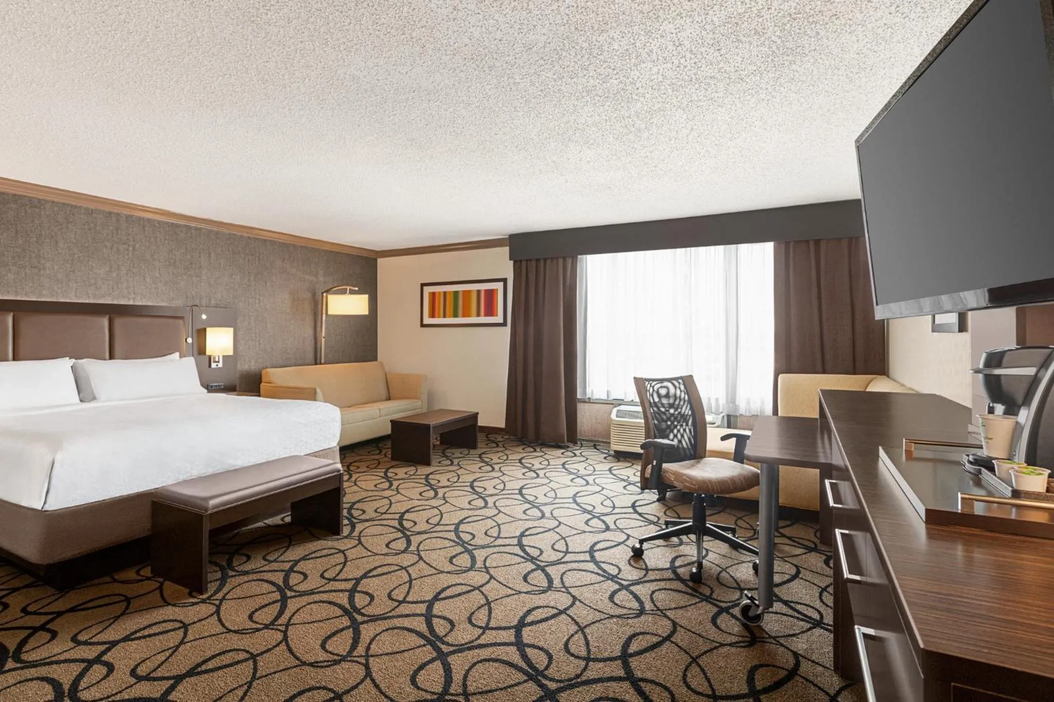 Photo of the whole room, Bed in Holiday Inn Boston - Cambridge Area by IHG