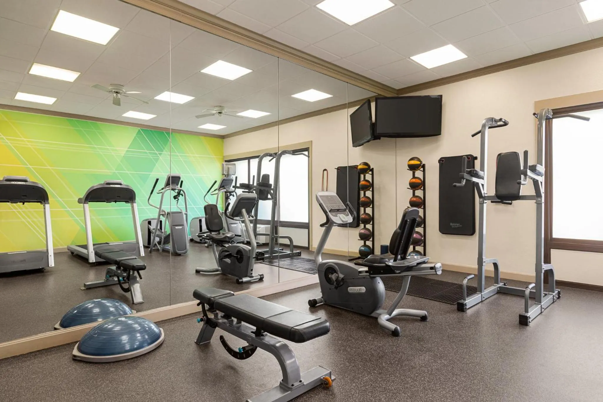 Spa and wellness centre/facilities in Holiday Inn Boston - Cambridge Area by IHG