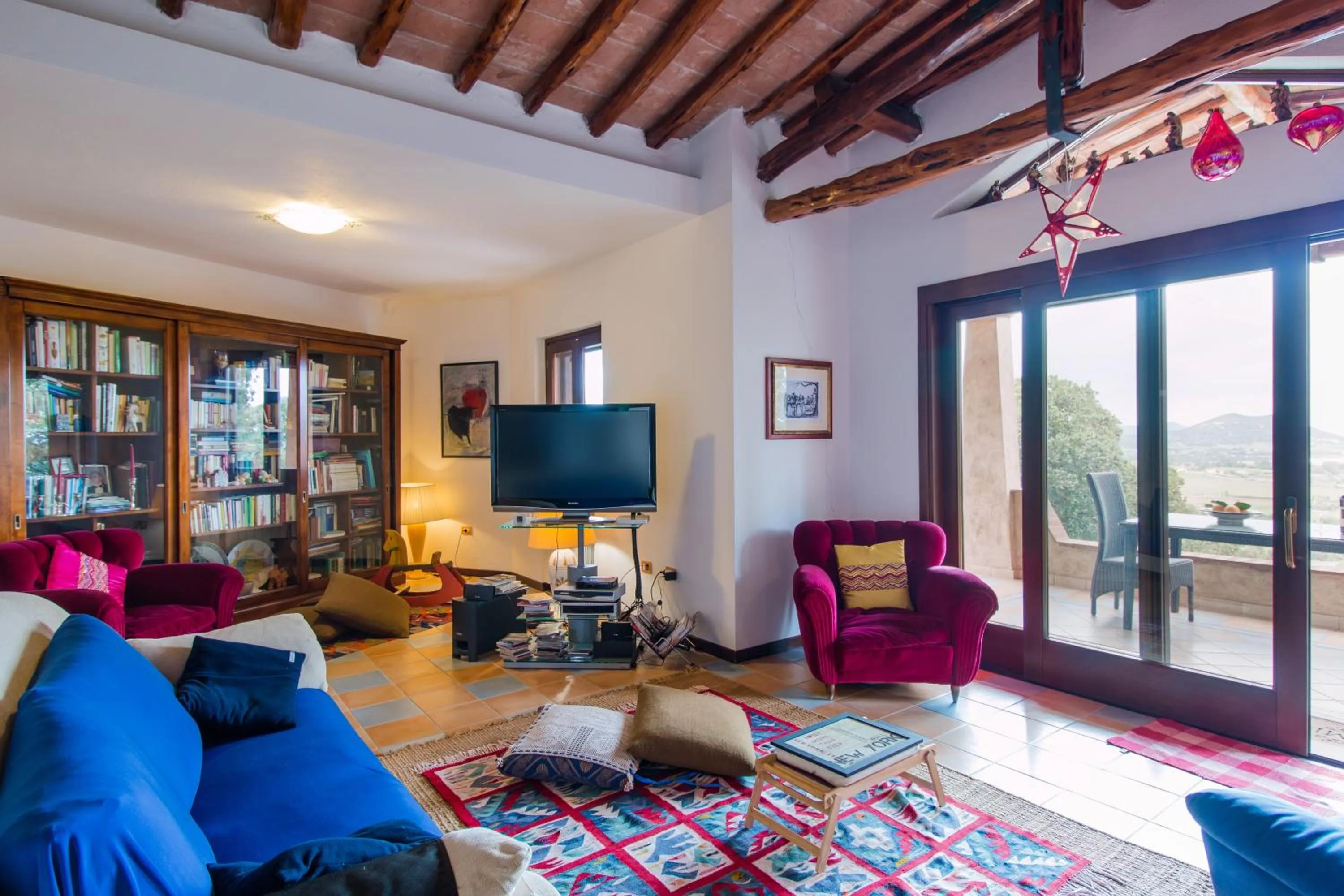 Entertainment in Suite cucinino, bagno, ingresso indipendente in" Villa VìVì"