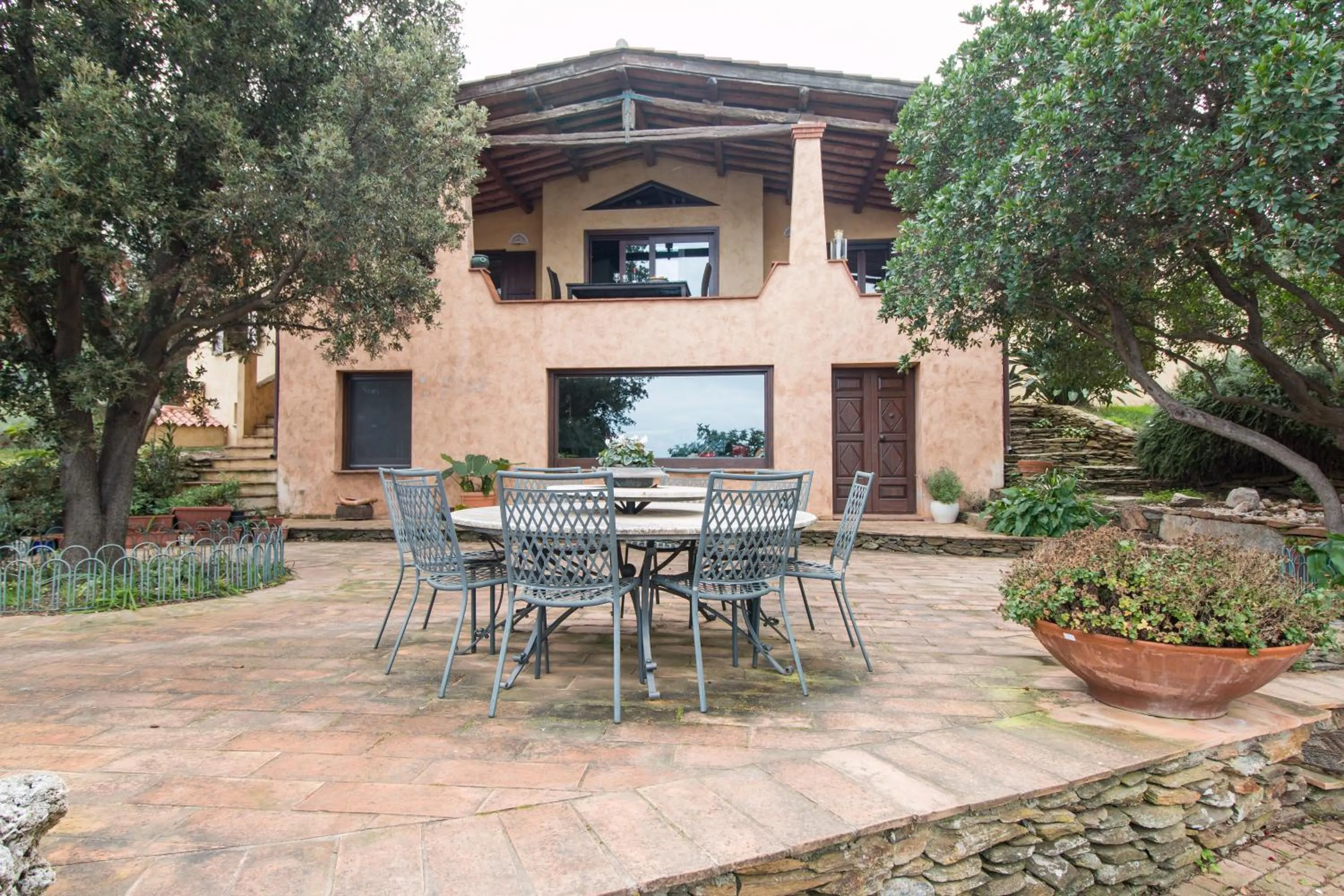 Suite cucinino, bagno, ingresso indipendente in" Villa VìVì"