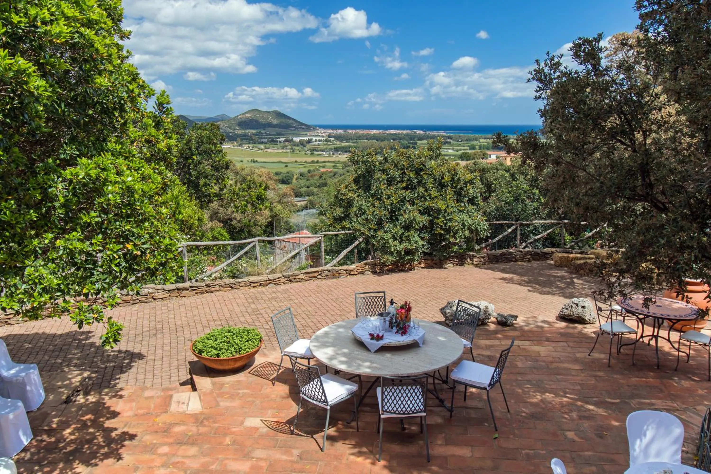 Balcony/Terrace in Suite cucinino, bagno, ingresso indipendente in" Villa VìVì"