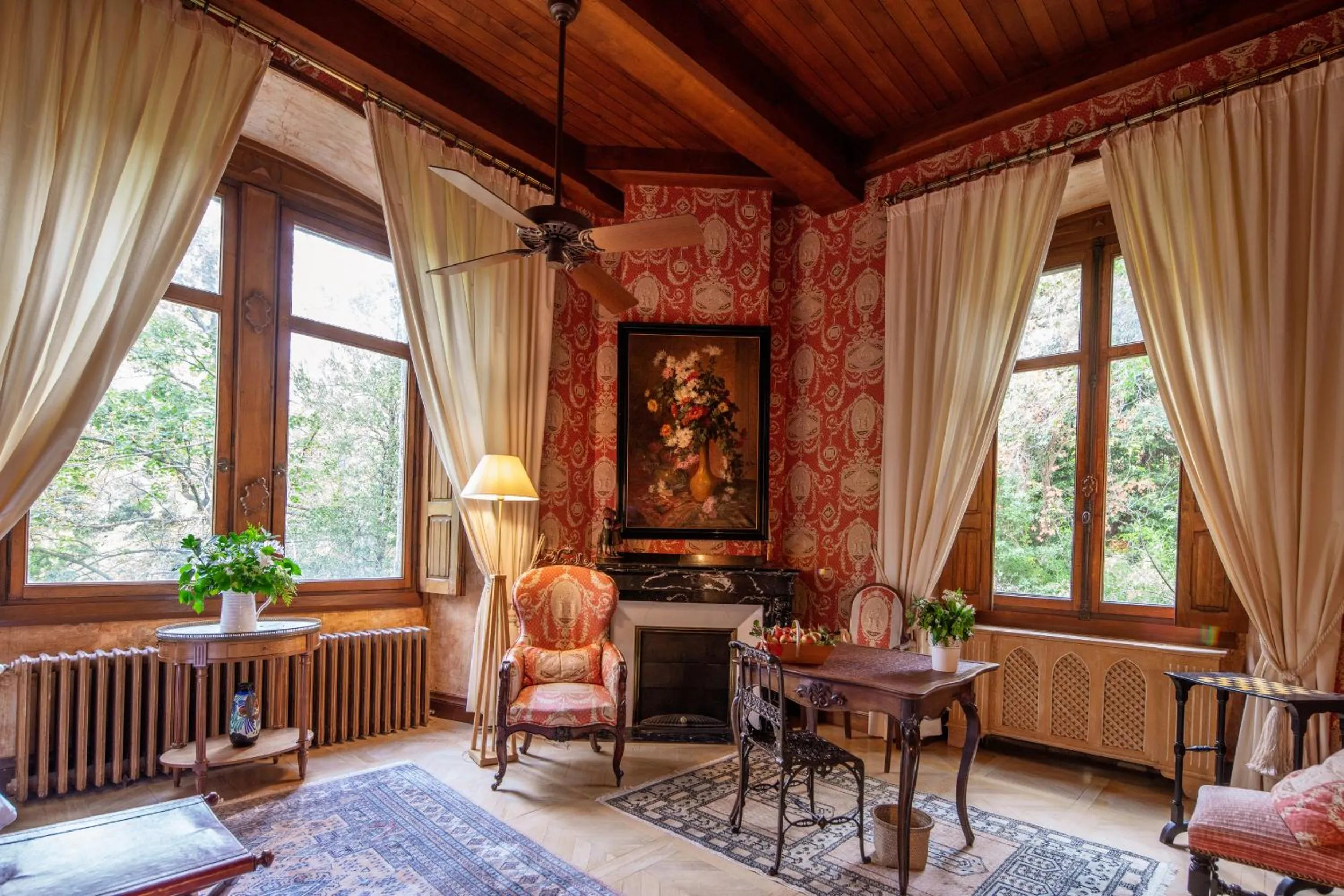 Seating area in Les Pyrénées - le Grand Hôtel & le Château