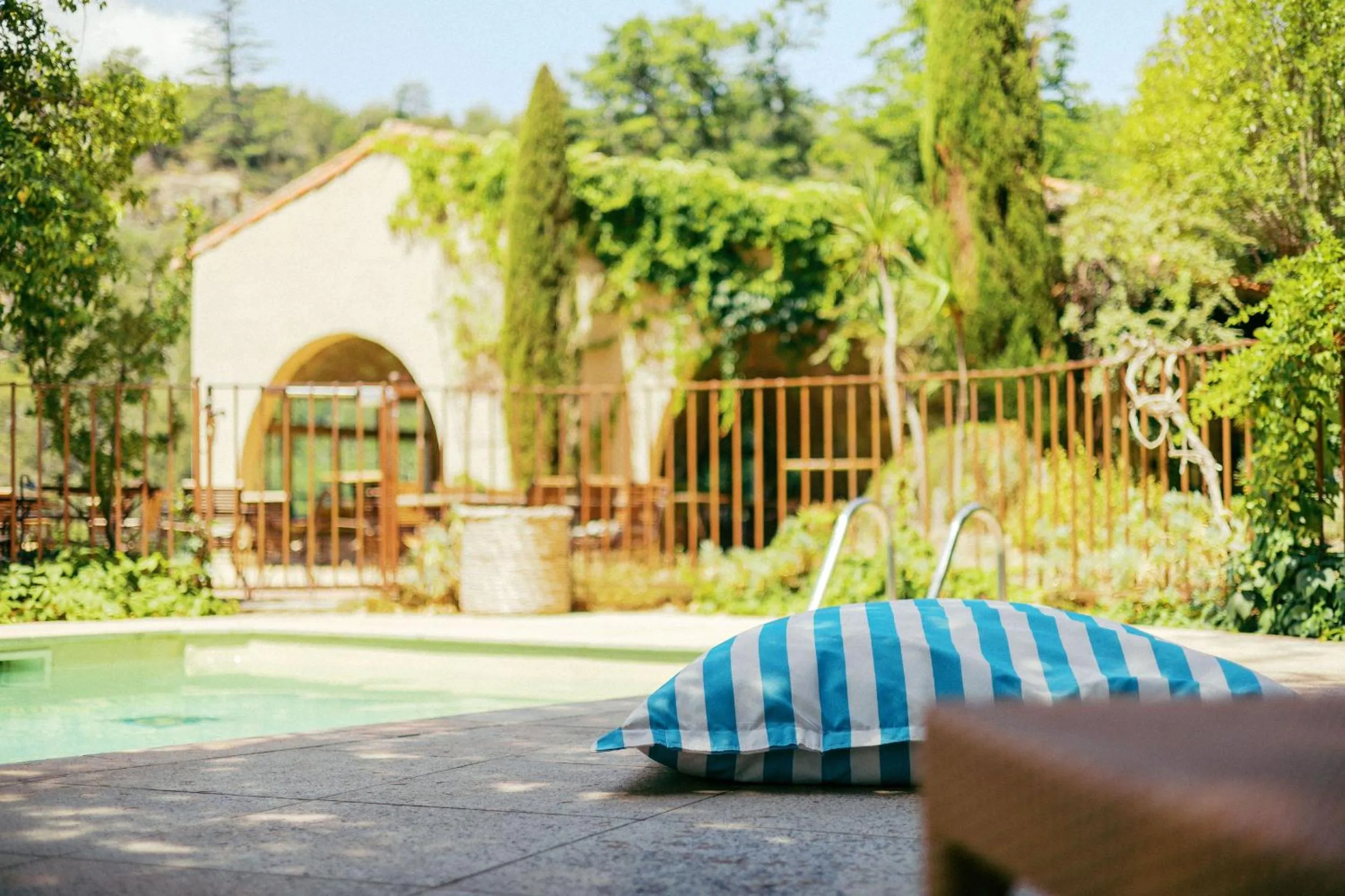 Swimming pool in Les Pyrénées - le Grand Hôtel & le Château
