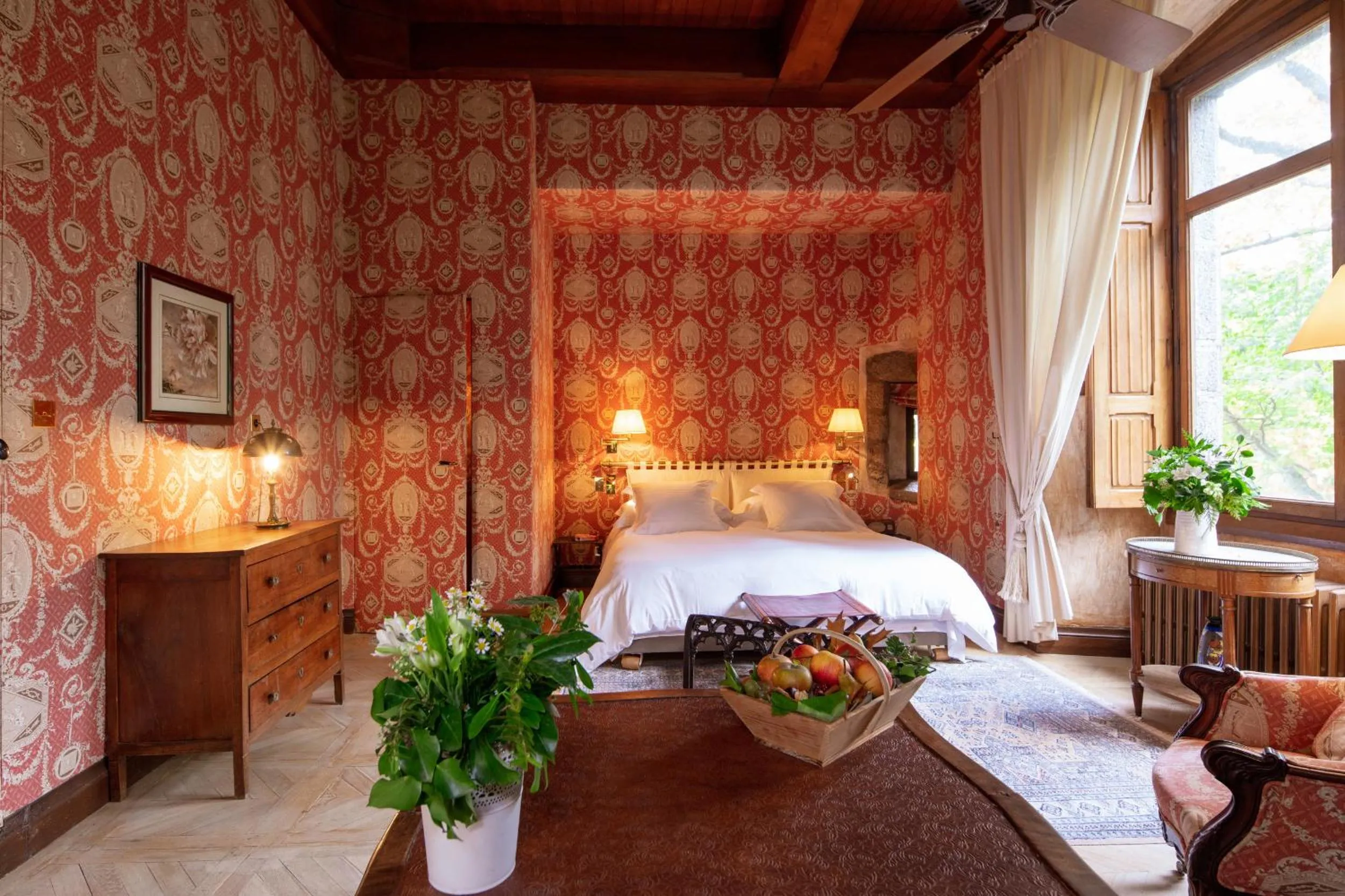 Bed in Les Pyrénées - le Grand Hôtel & le Château