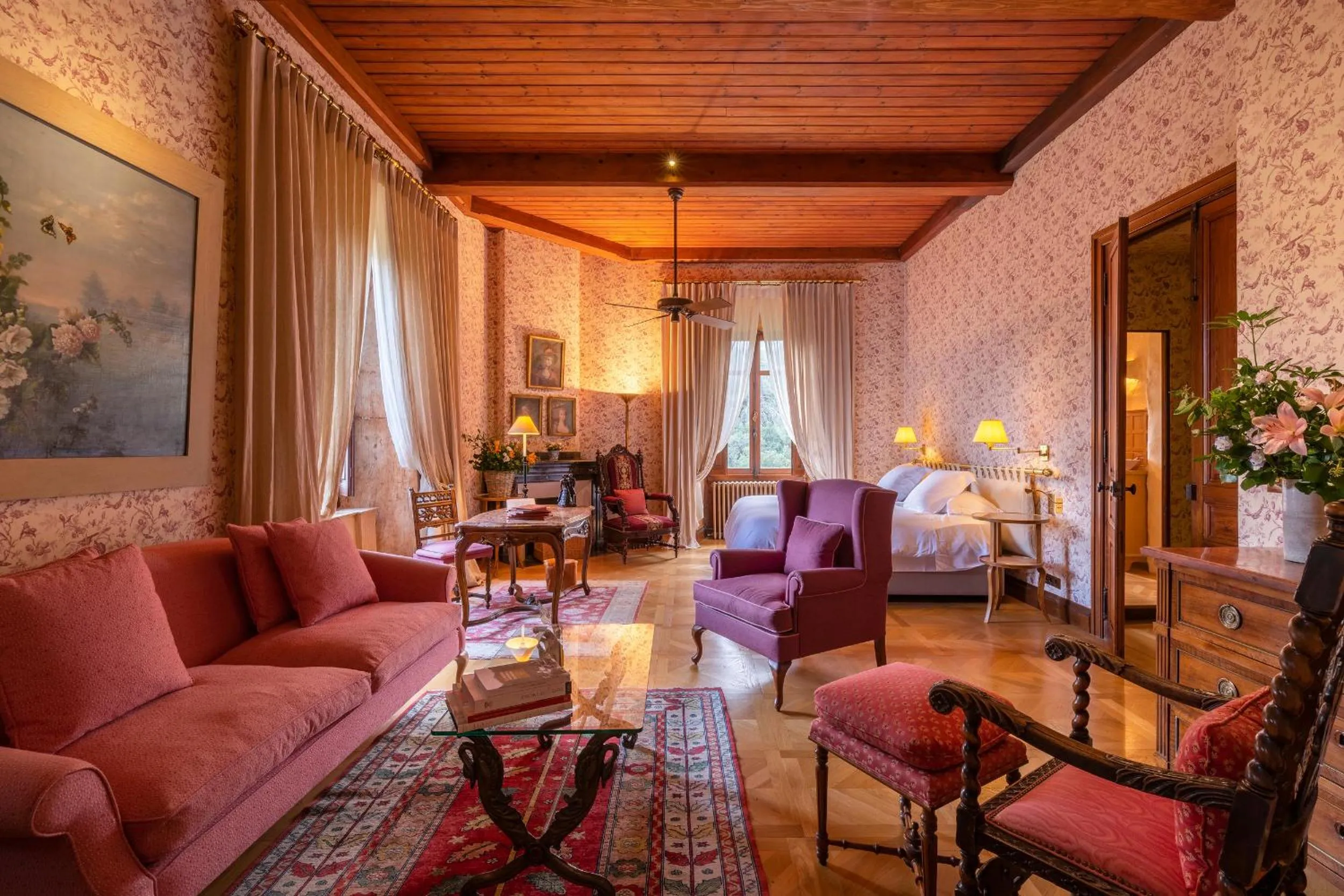 Bedroom in Les Pyrénées - le Grand Hôtel & le Château