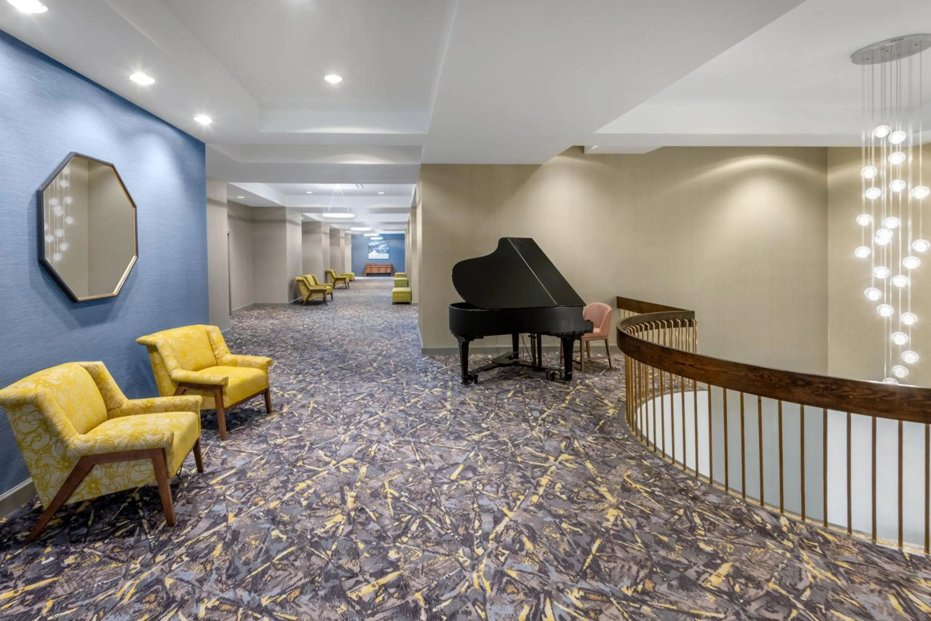 Meeting/conference room in Holiday Inn & Suites Pittsfield-Berkshires by IHG