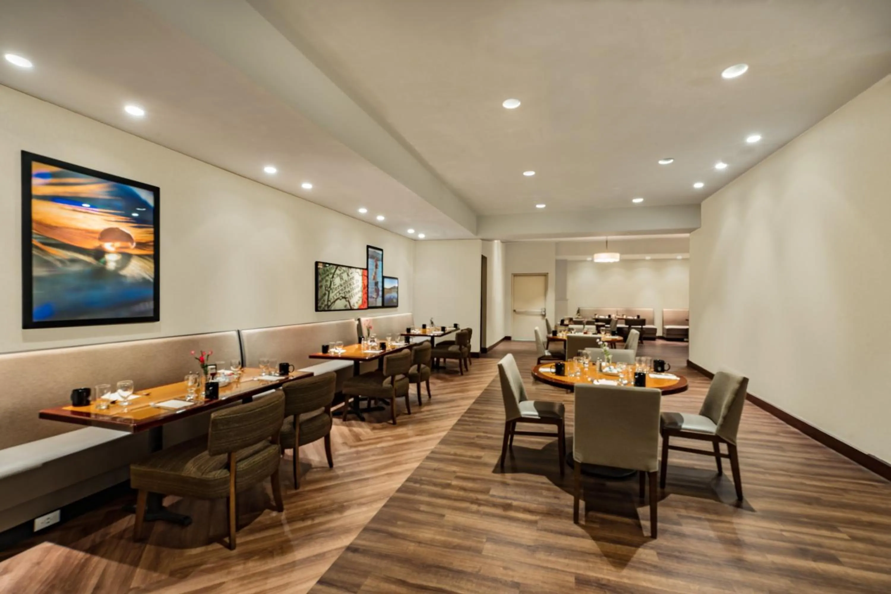 Breakfast in Holiday Inn & Suites Pittsfield-Berkshires by IHG