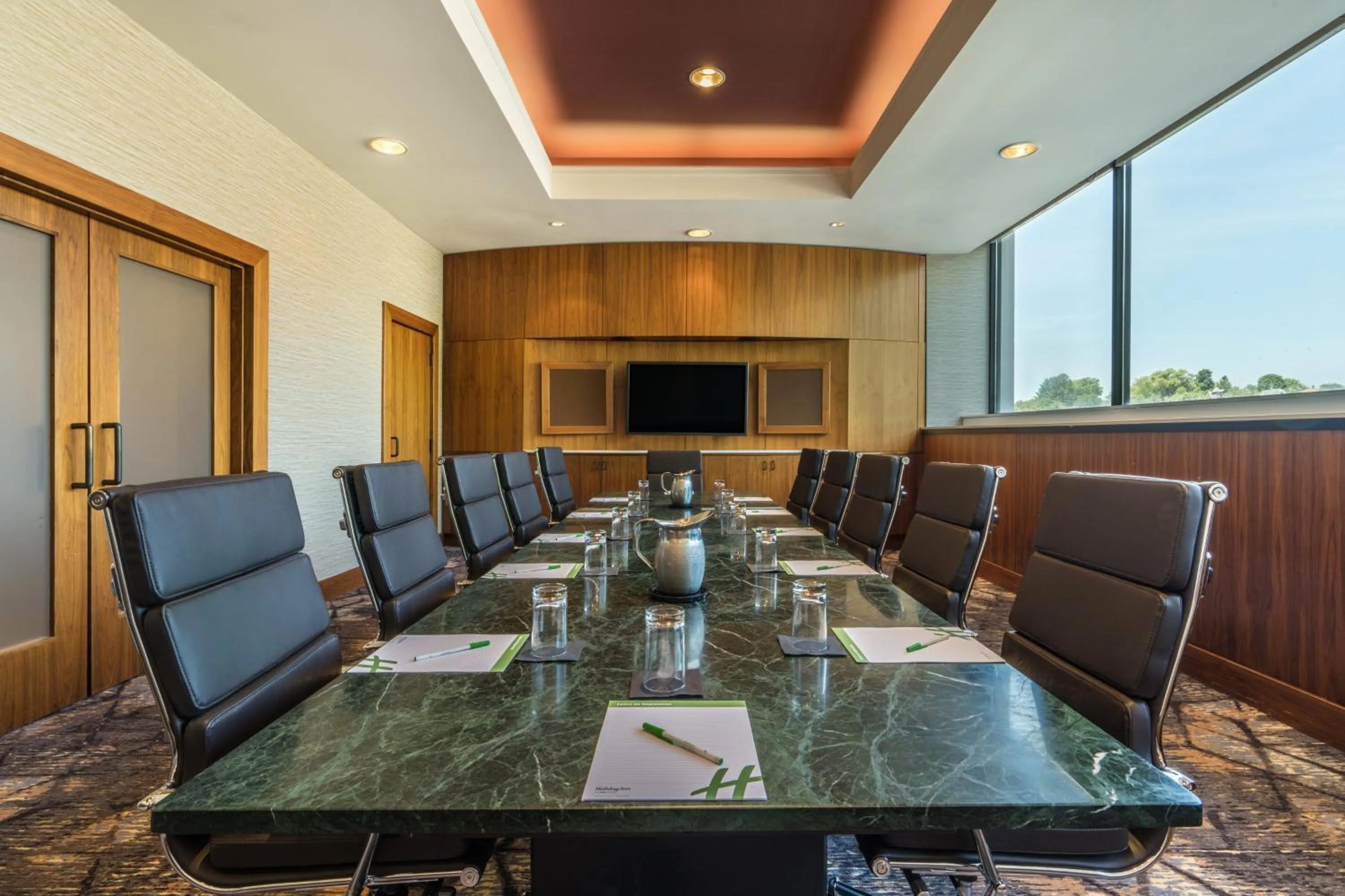 Meeting/conference room in Holiday Inn & Suites Pittsfield-Berkshires by IHG