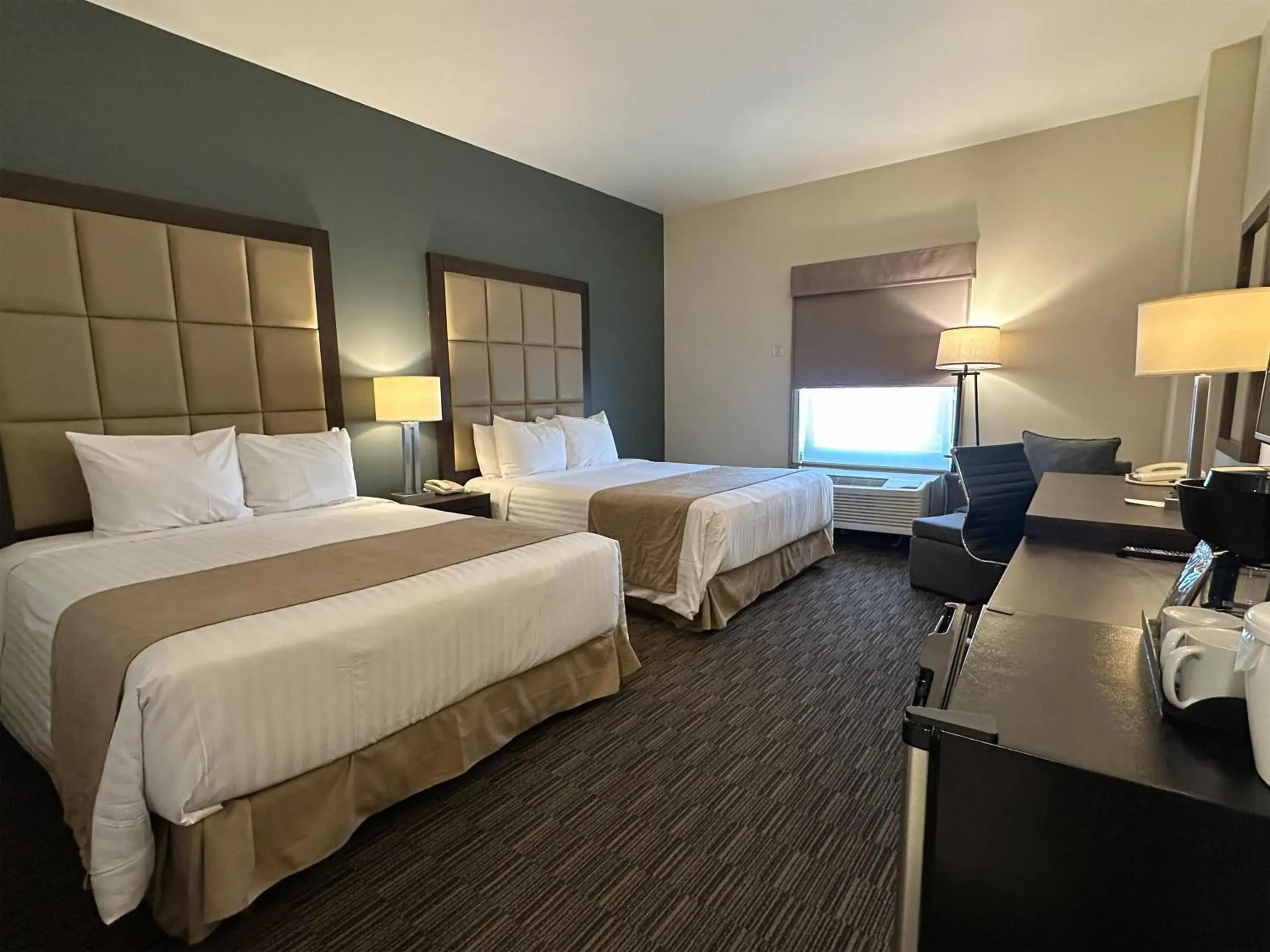 Standard Queen Room with Two Queen Beds in Best Western Plus Chihuahua Juventud Standard Queen Room with Two Queen Beds in Best Western Plus Chihuahua Juventud