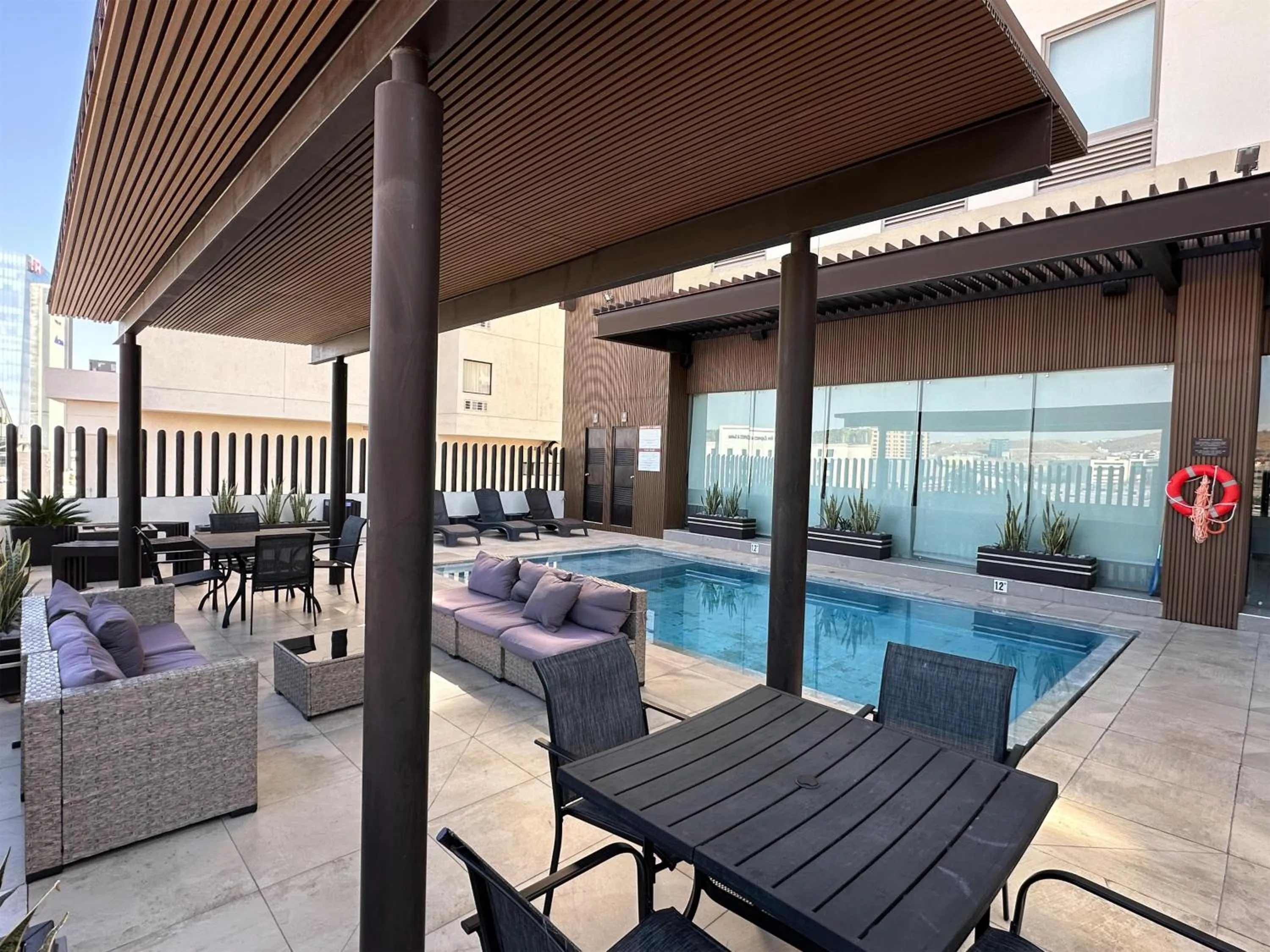 Pool view in Best Western Plus Chihuahua Juventud