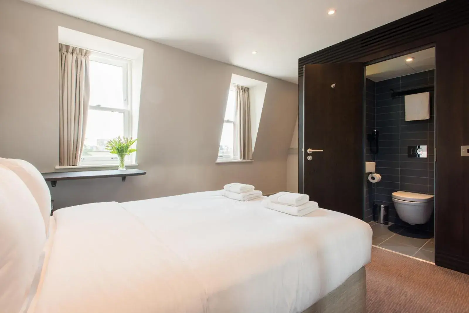 Double Room in Mowbray Court Hotel Double Room in Mowbray Court Hotel