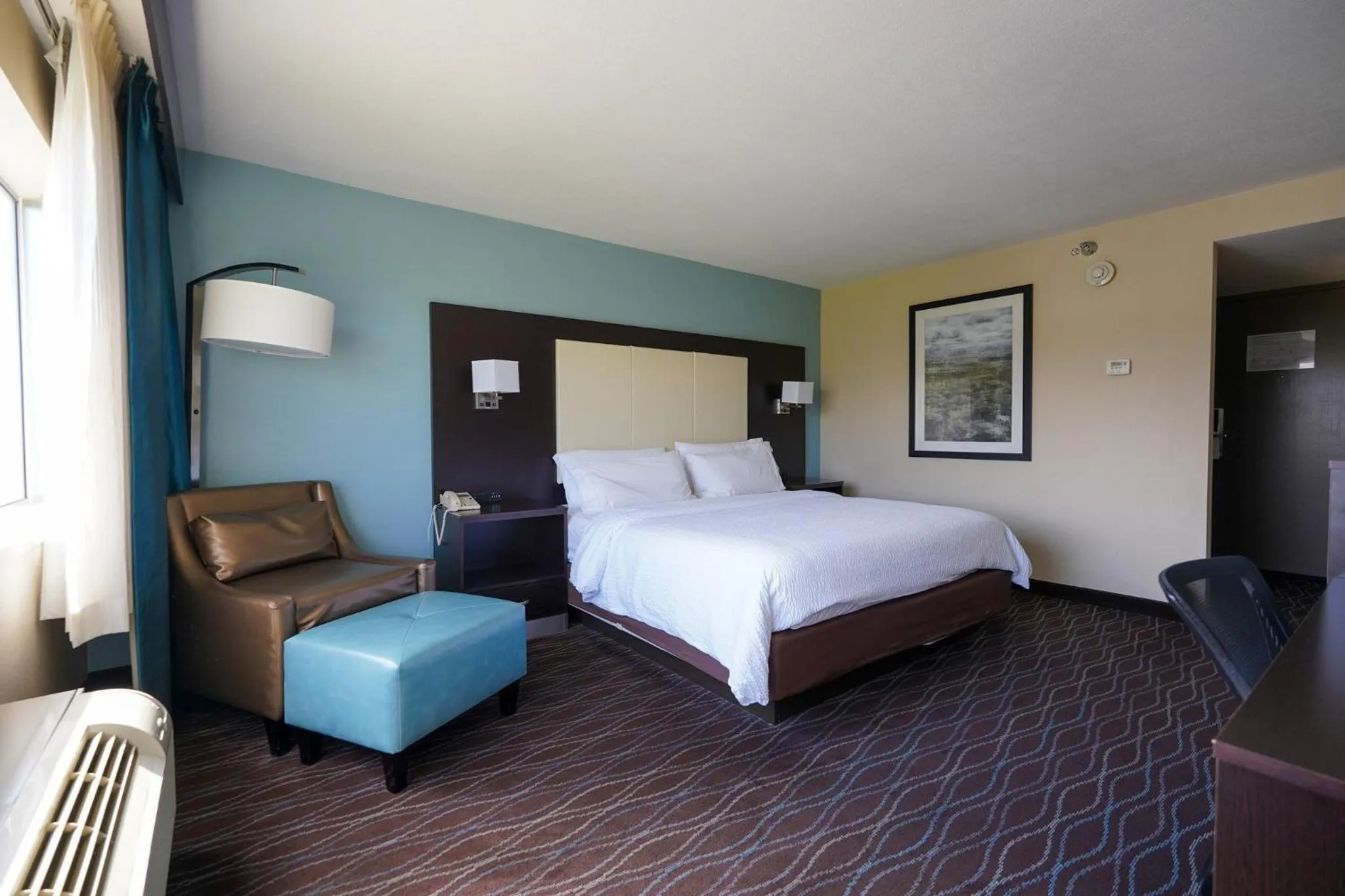 Photo of the whole room, Bed in Holiday Inn Express Boise Downtown by IHG