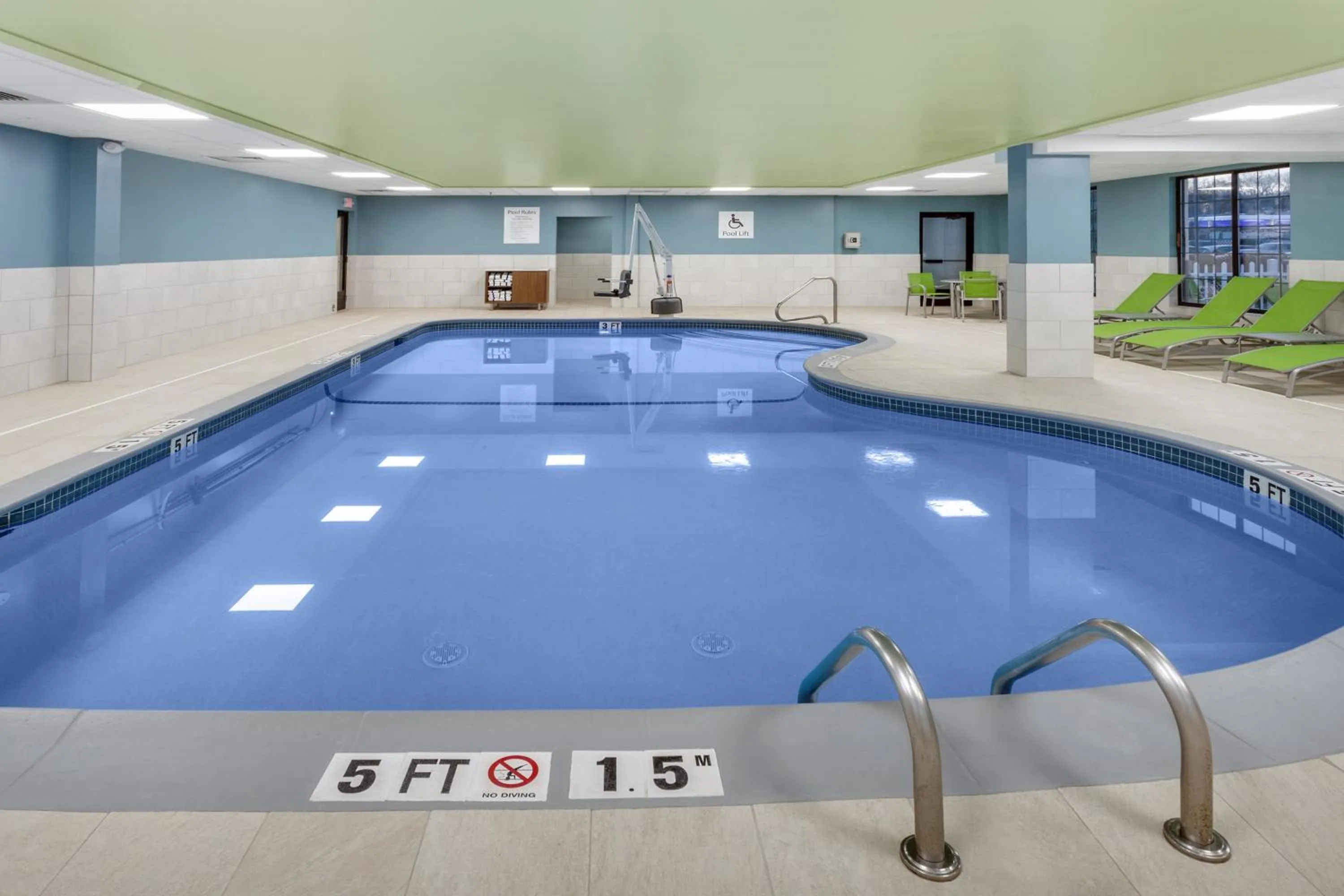 Swimming pool in Holiday Inn Express Hotel & Suites Providence-Woonsocket by IHG