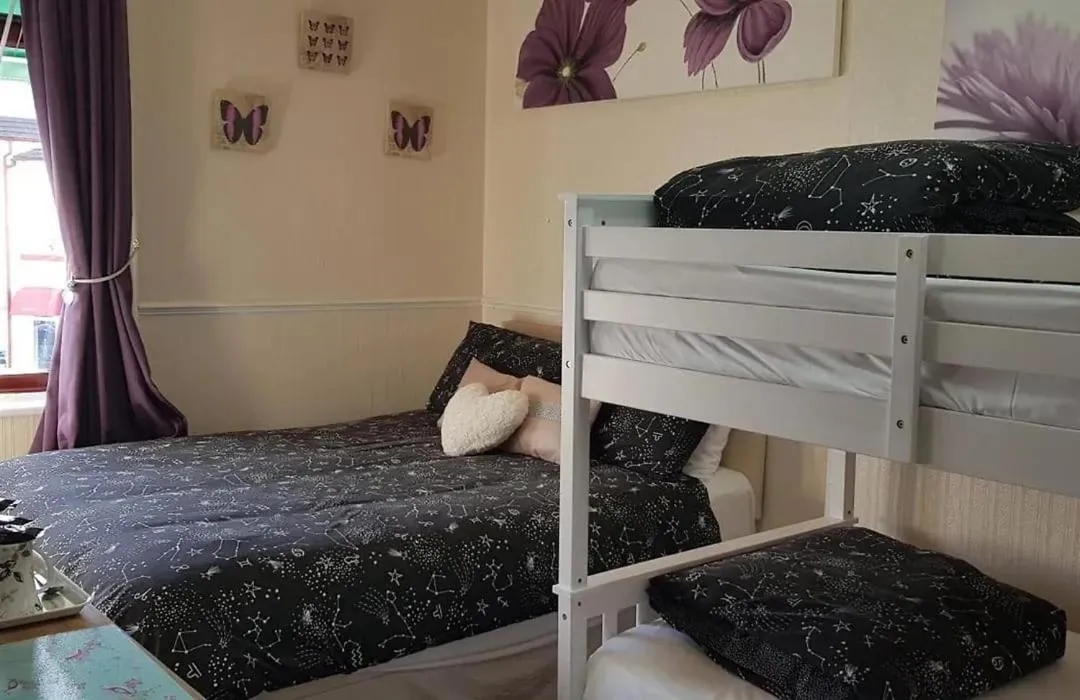 Bedroom, Bed in OYO Wynnstay Hotel