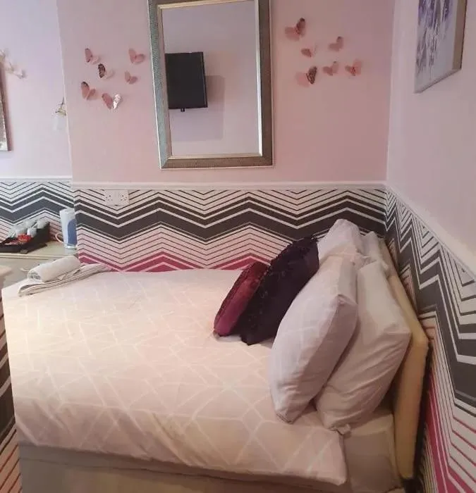 Bedroom, Bed in OYO Wynnstay Hotel