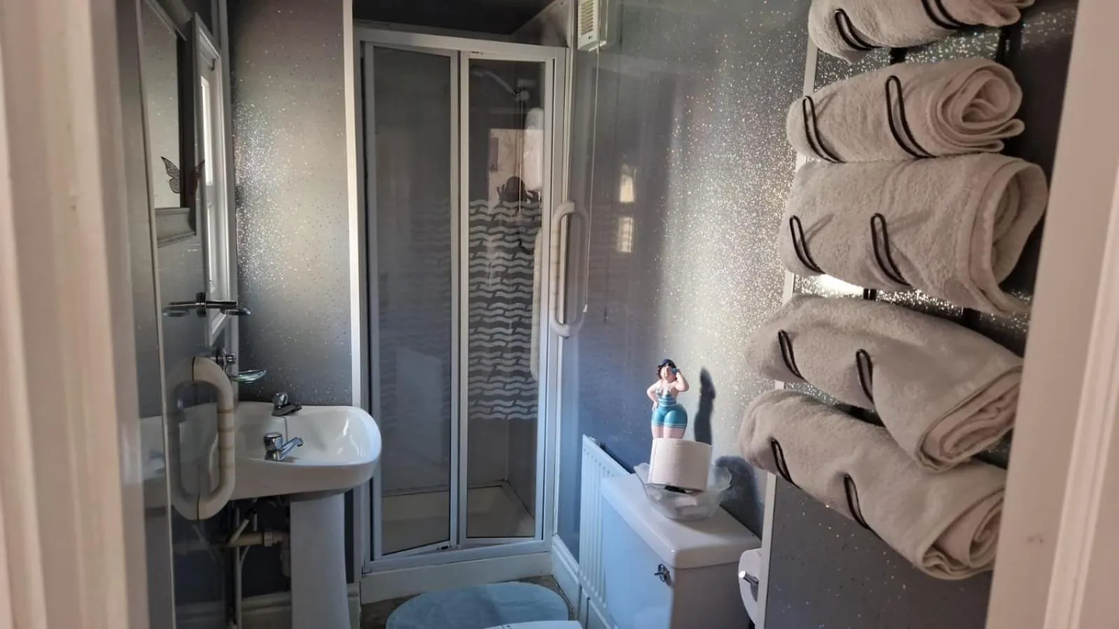 Bathroom in OYO Wynnstay Hotel