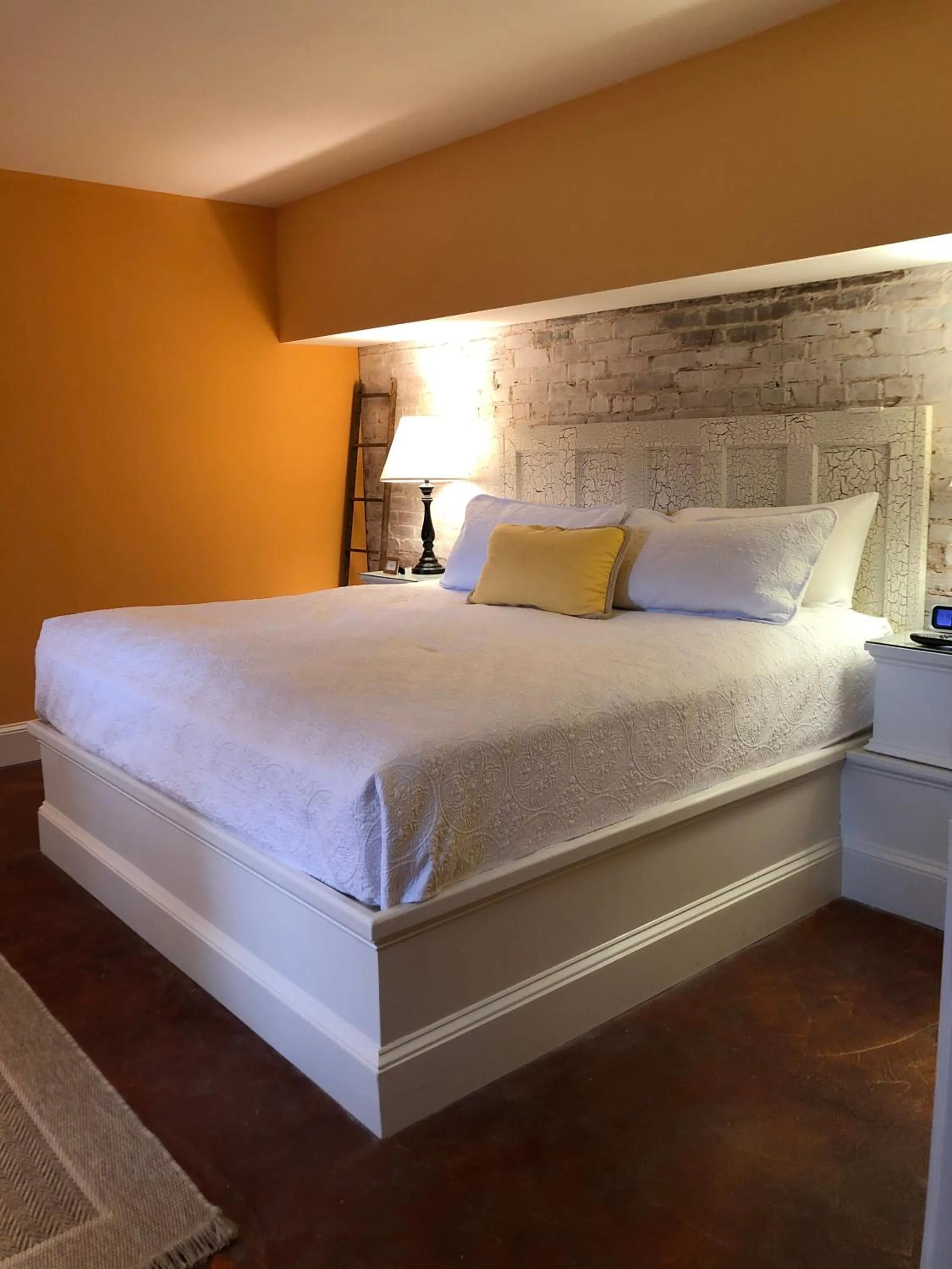 Bed in Suites at 249