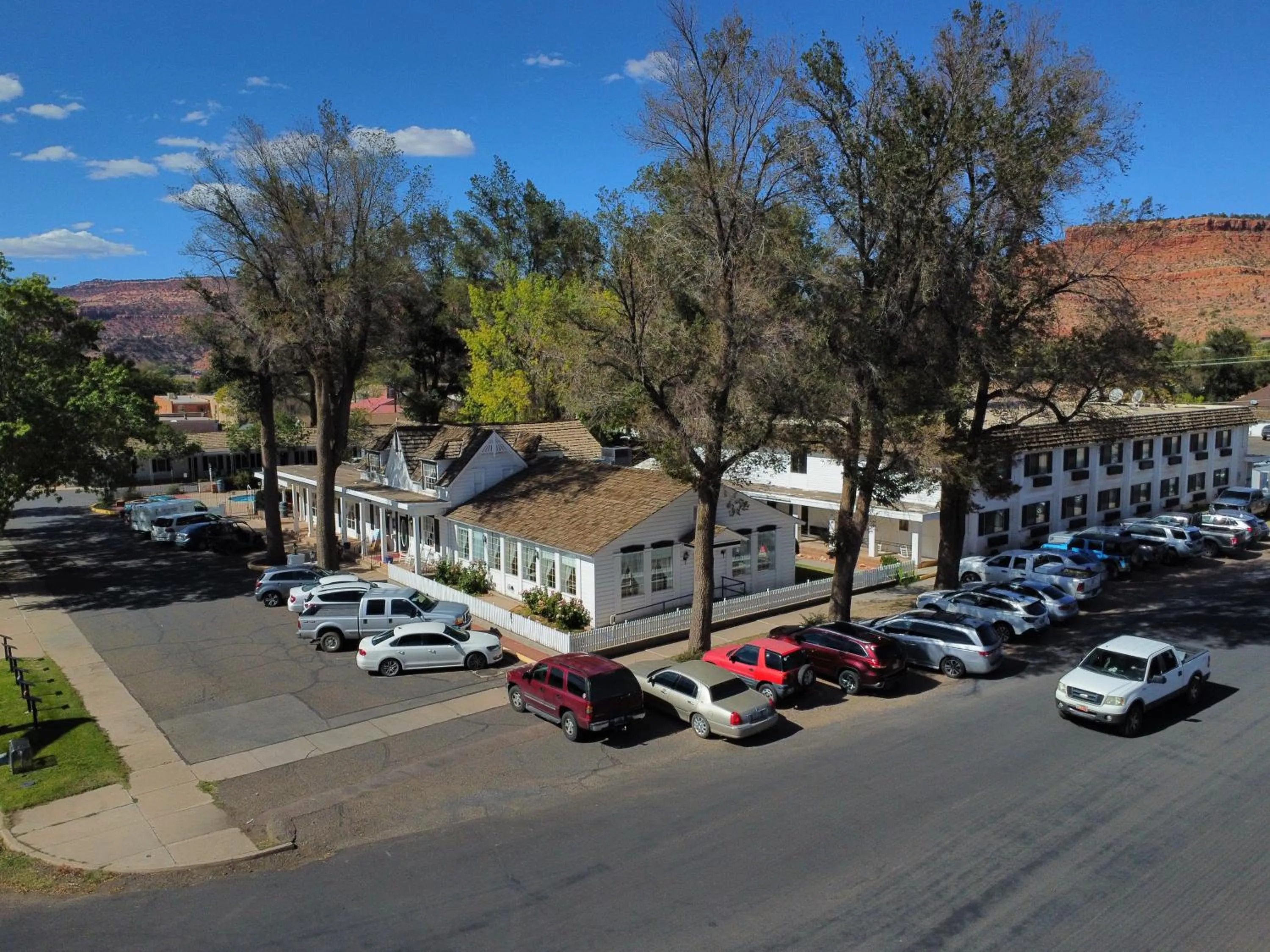 Property building in Parry Lodge