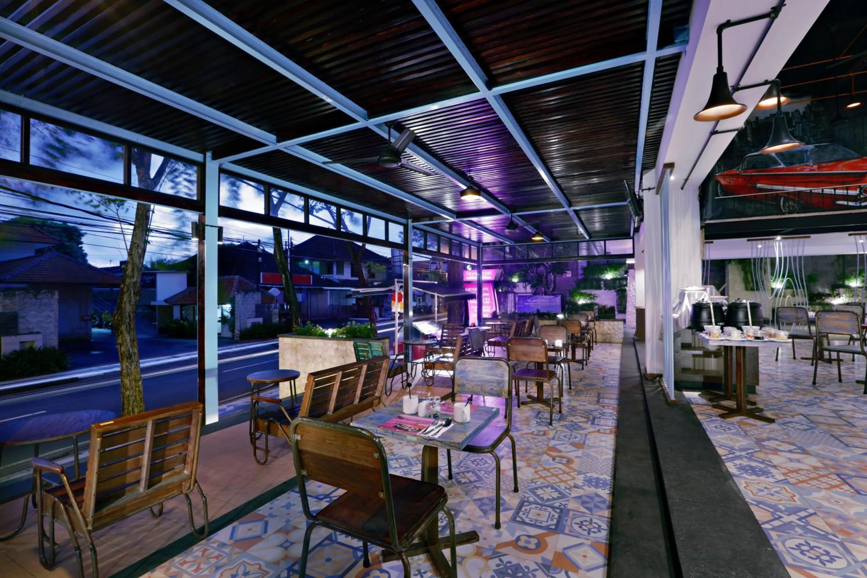 Restaurant/places to eat in favehotel Kuta Kartika Plaza