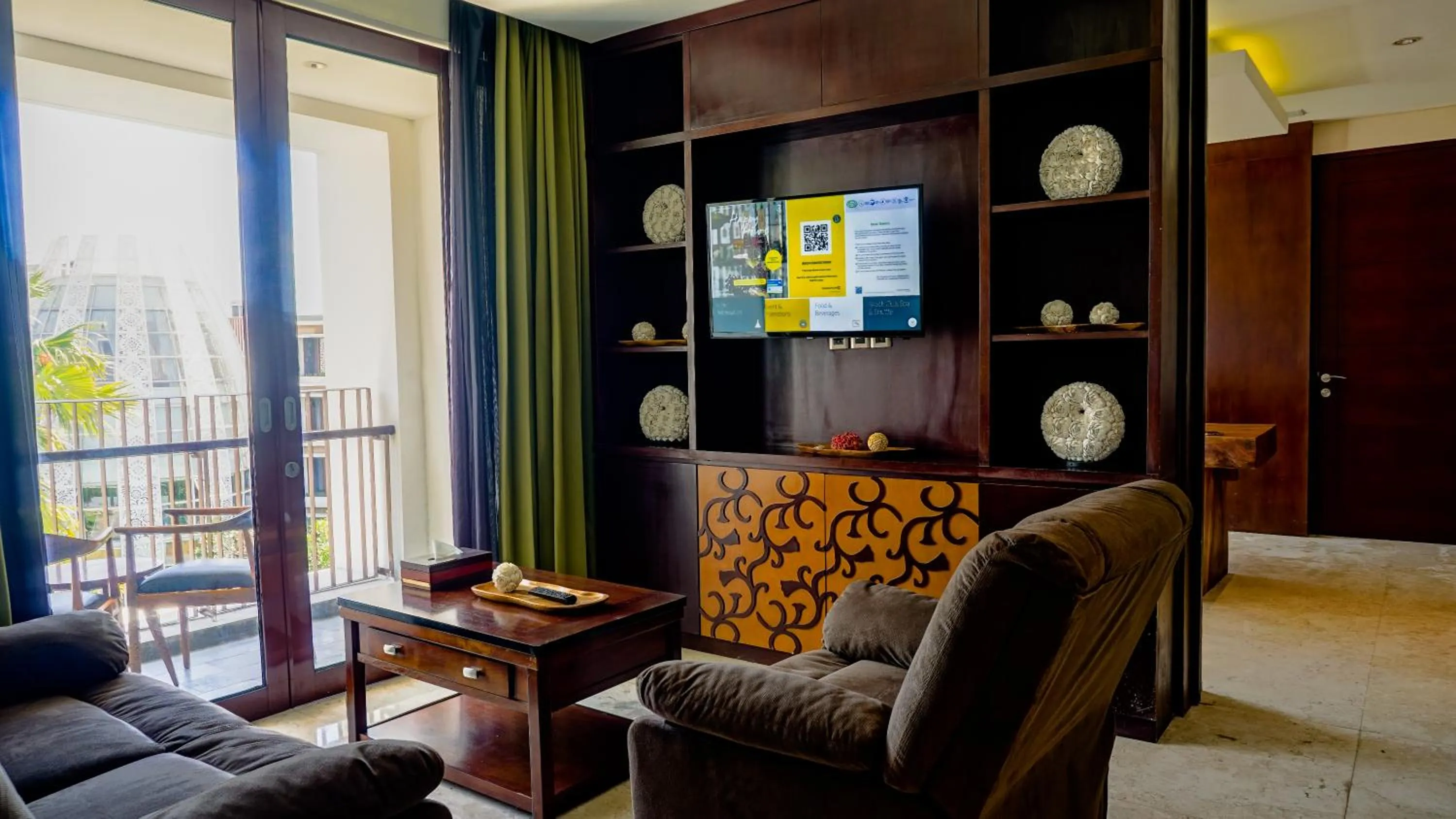 TV and multimedia in Golden Tulip Jineng Resort Bali