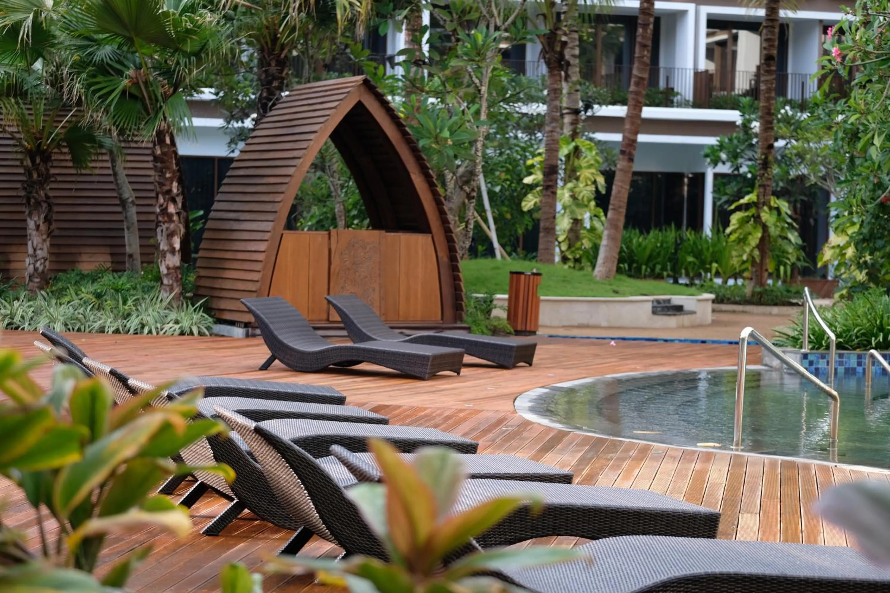 Swimming pool in Golden Tulip Jineng Resort Bali