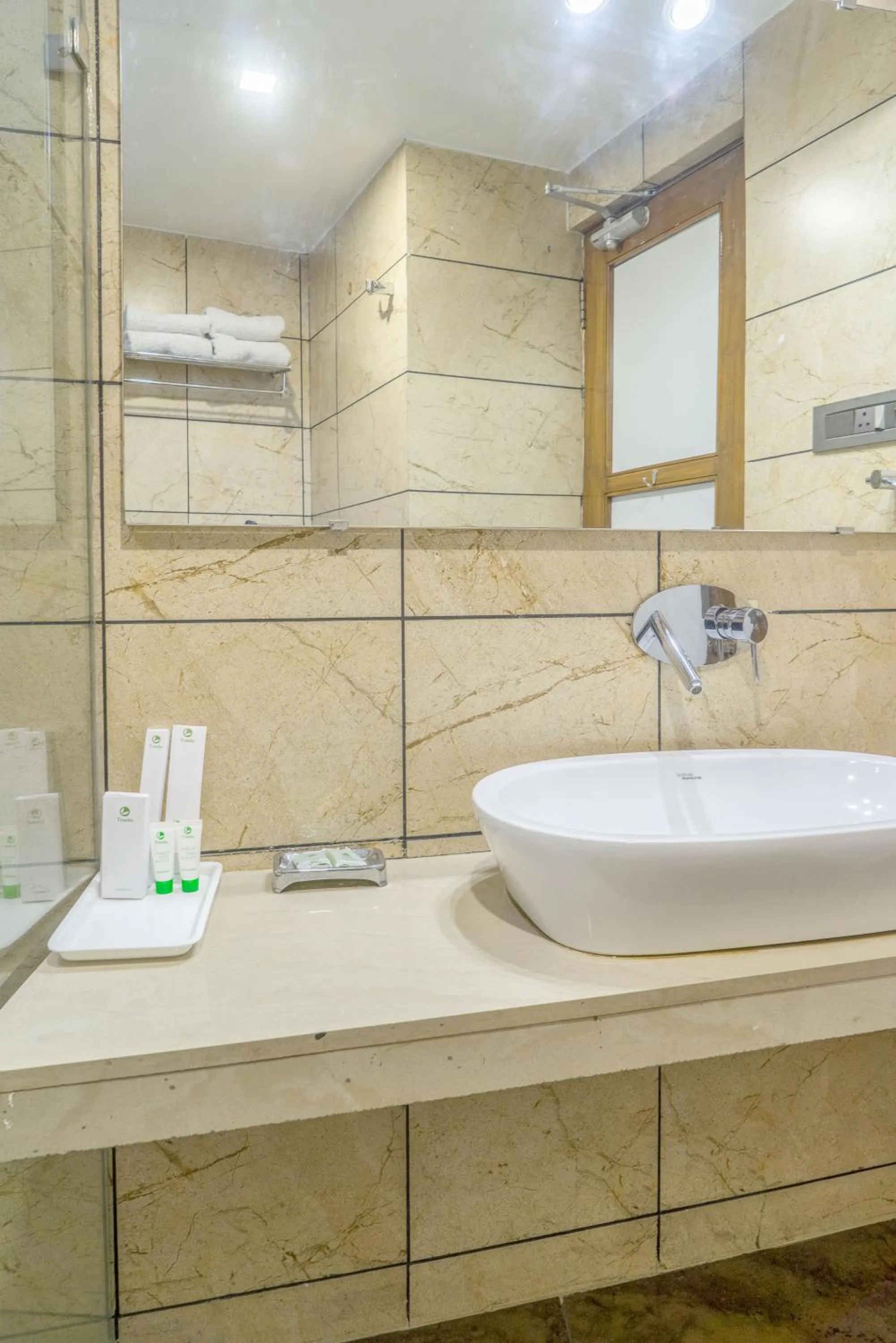 Bathroom in Super Inn Armoise Hotel - Navrangpura, Ahmedabad