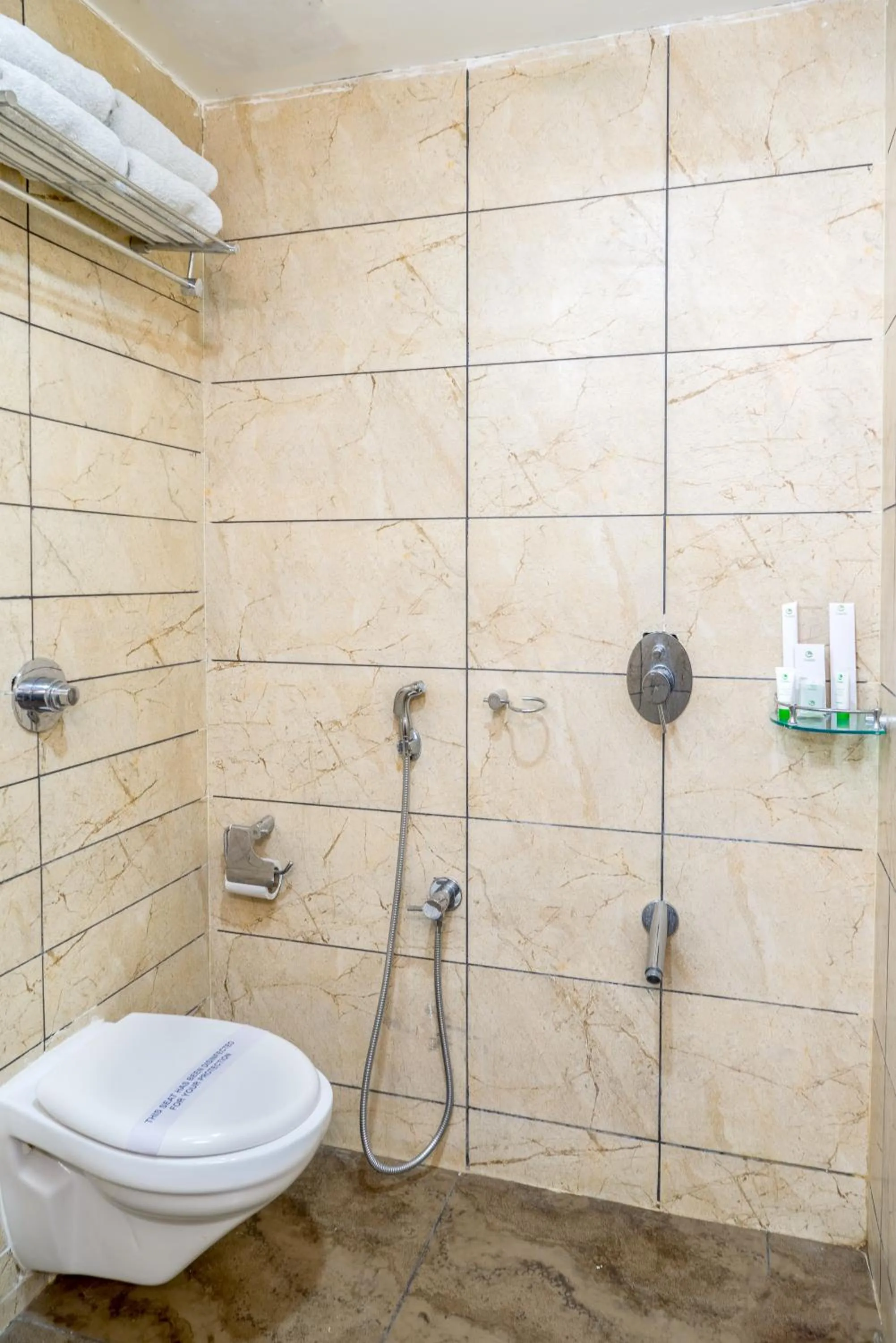 Shower in Super Inn Armoise Hotel - Navrangpura, Ahmedabad