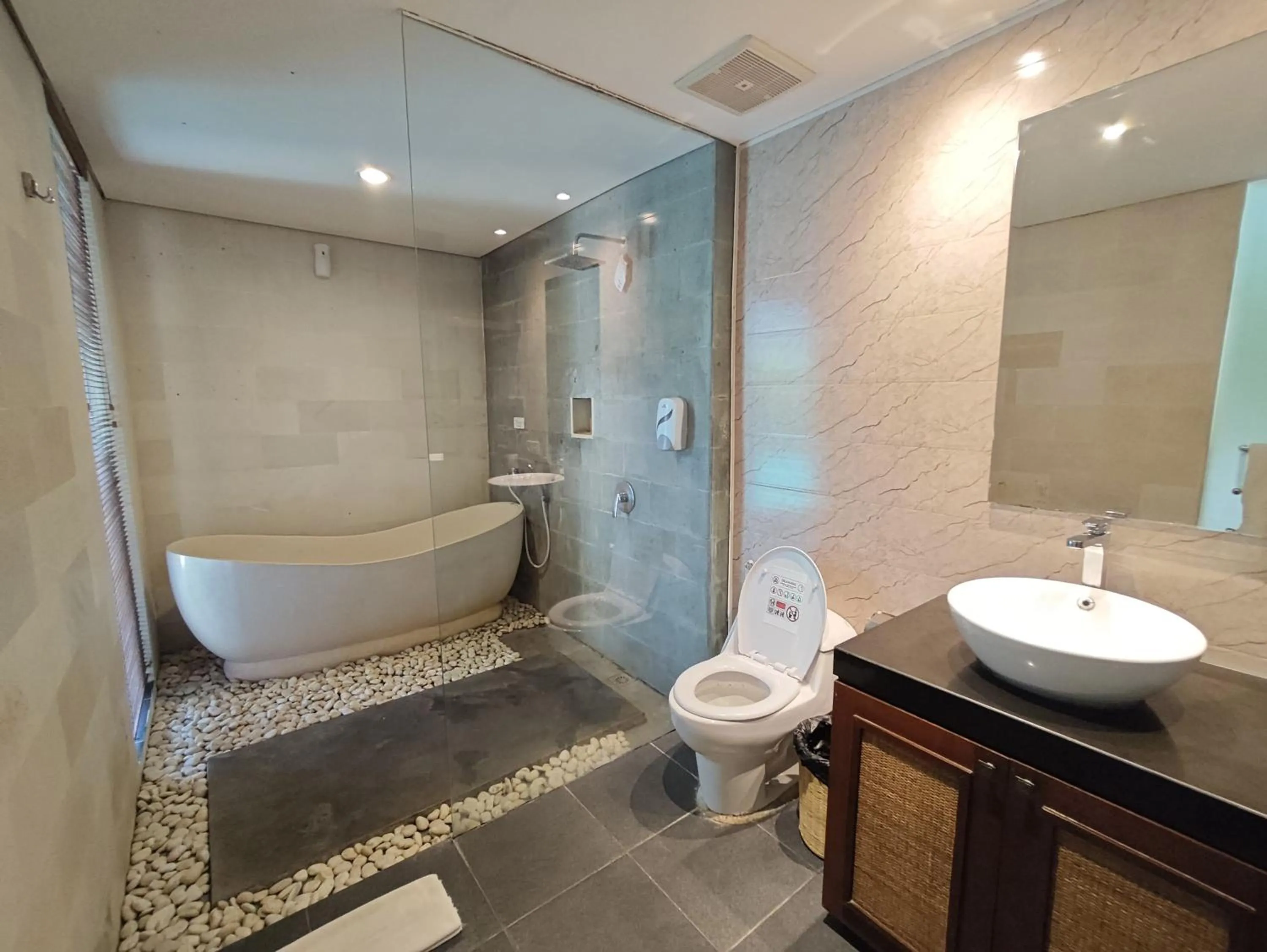 Bathroom in Gaing Mas Jimbaran Villas by Gaing Mas Group