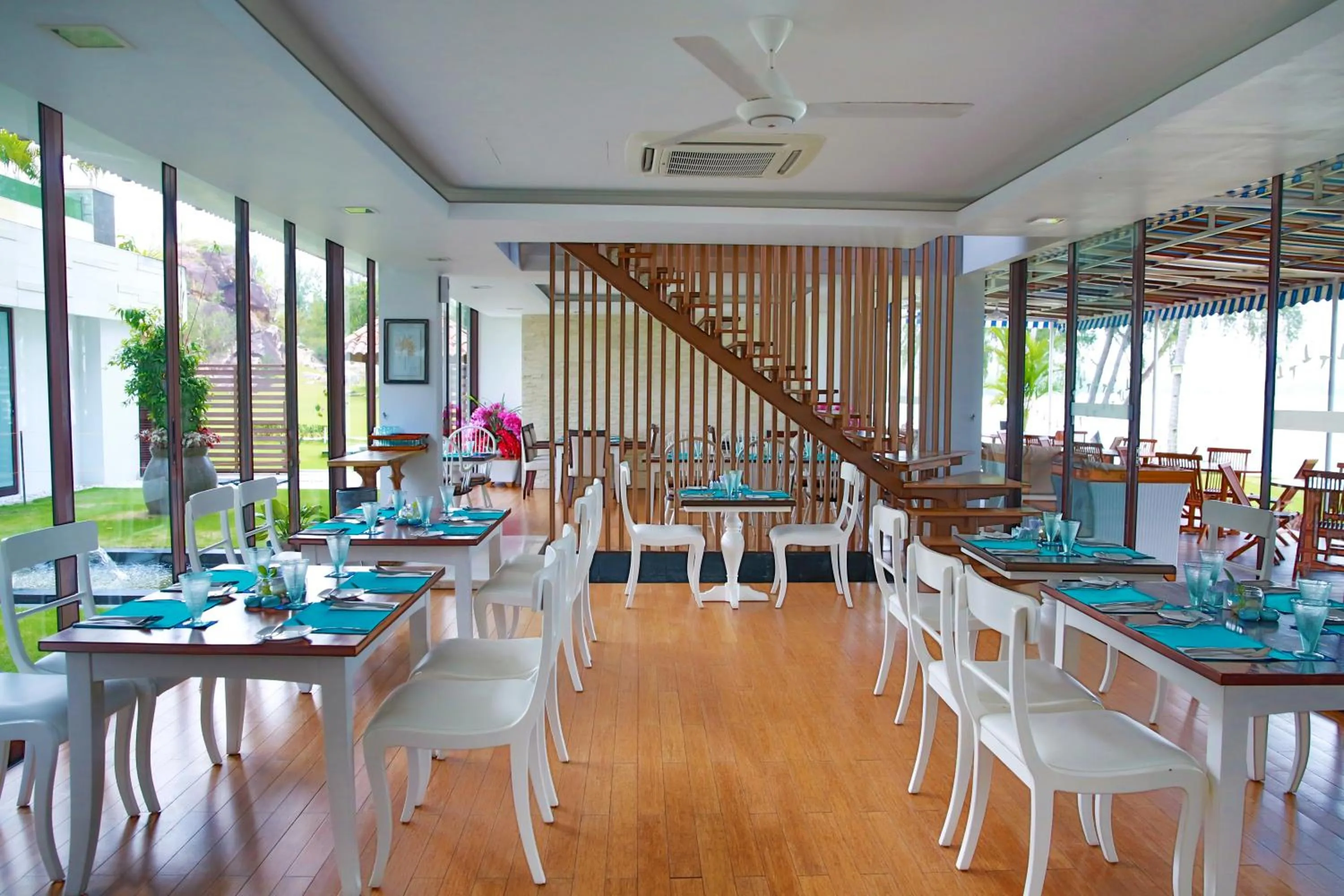 Restaurant/places to eat in Pantai Indah Lagoi Bintan