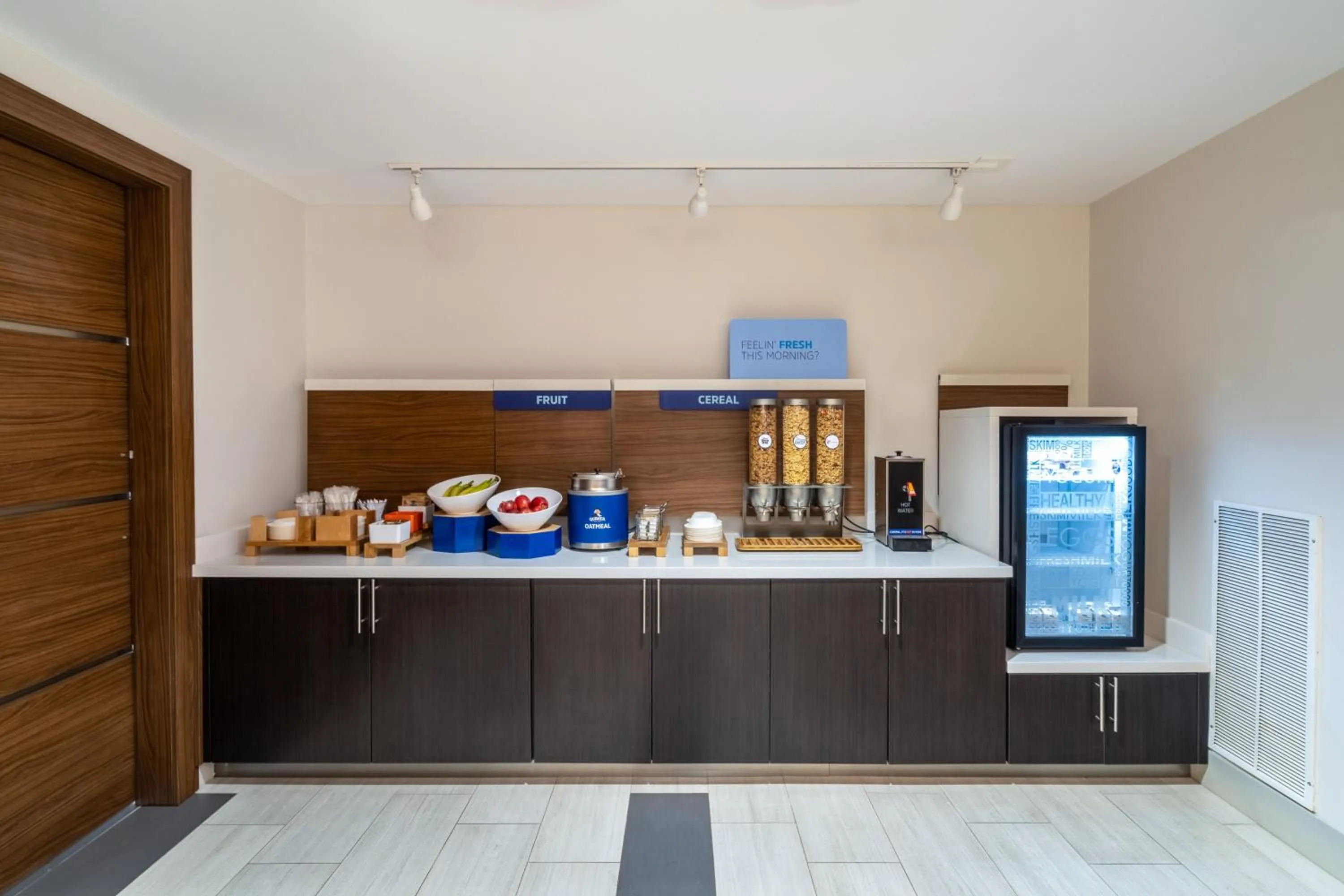 Breakfast in Holiday Inn Express Hotel & Suites Talladega by IHG