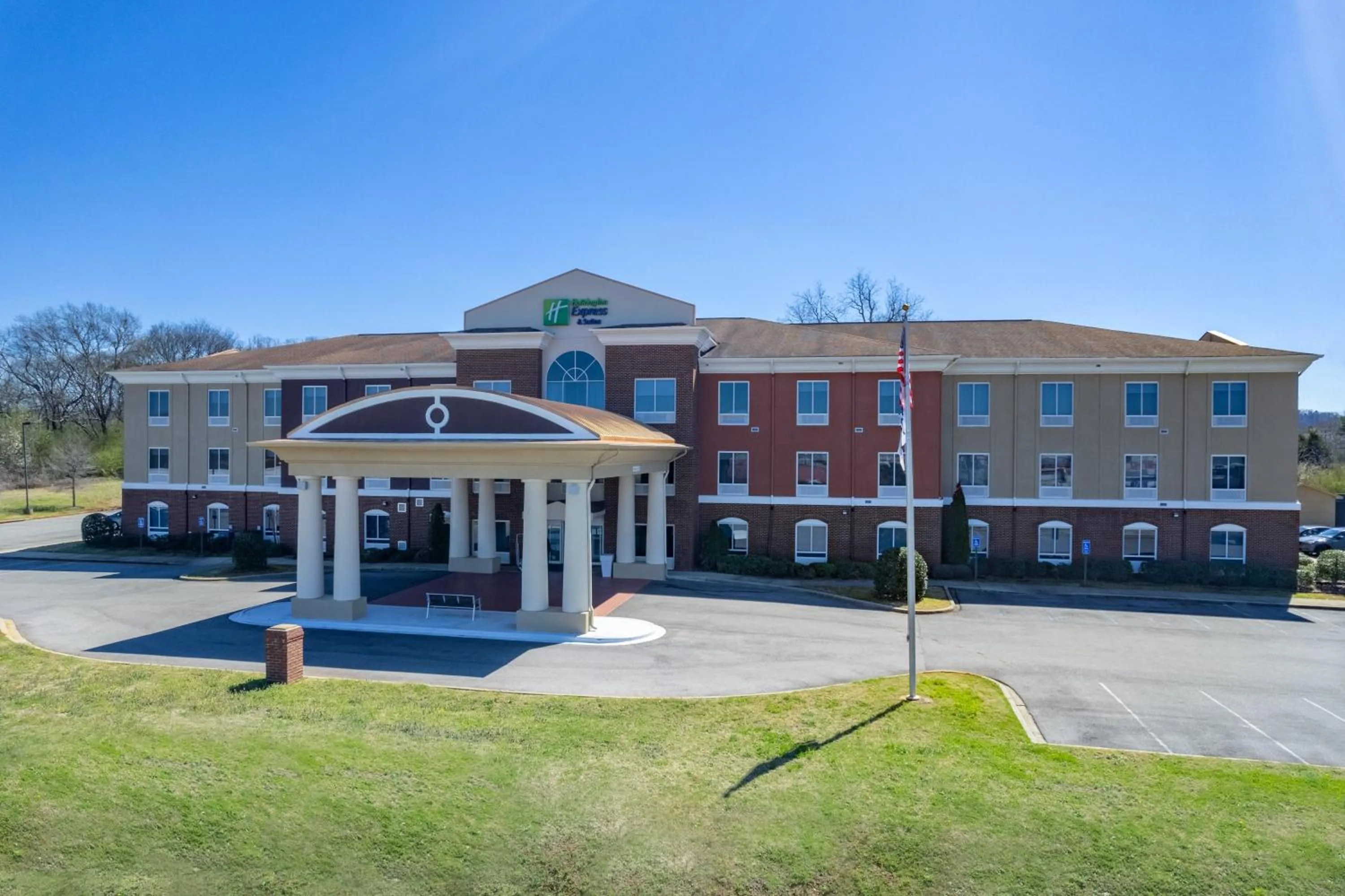 Property building in Holiday Inn Express Hotel & Suites Talladega by IHG