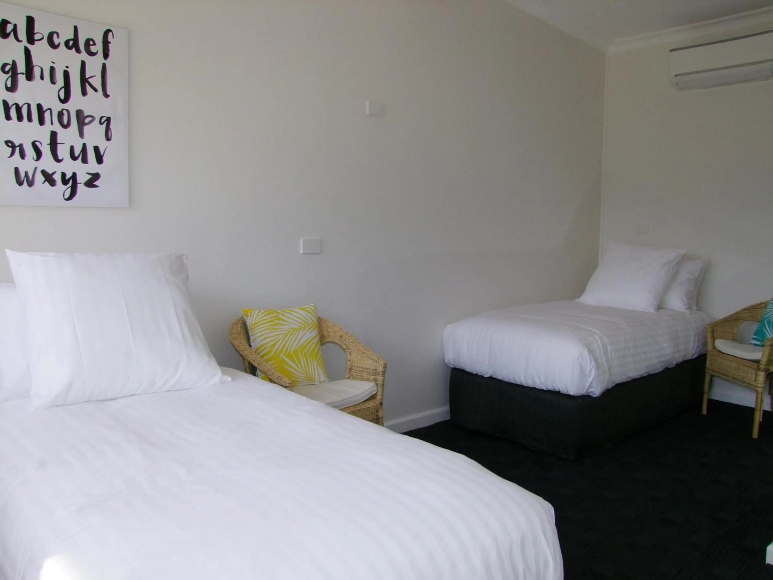 Photo of the whole room, Bed in Corryong Hotel Motel