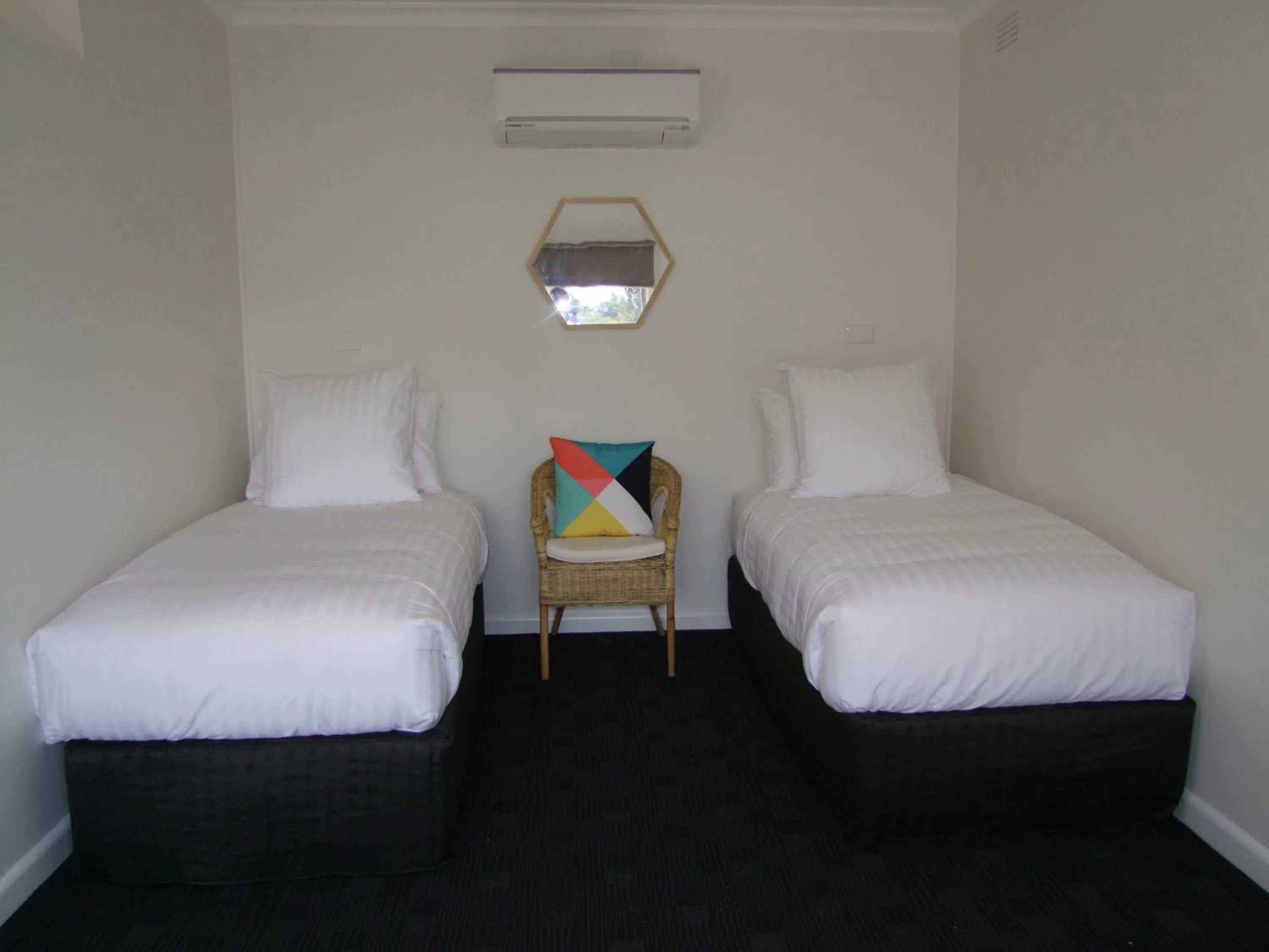 Photo of the whole room, Bed in Corryong Hotel Motel