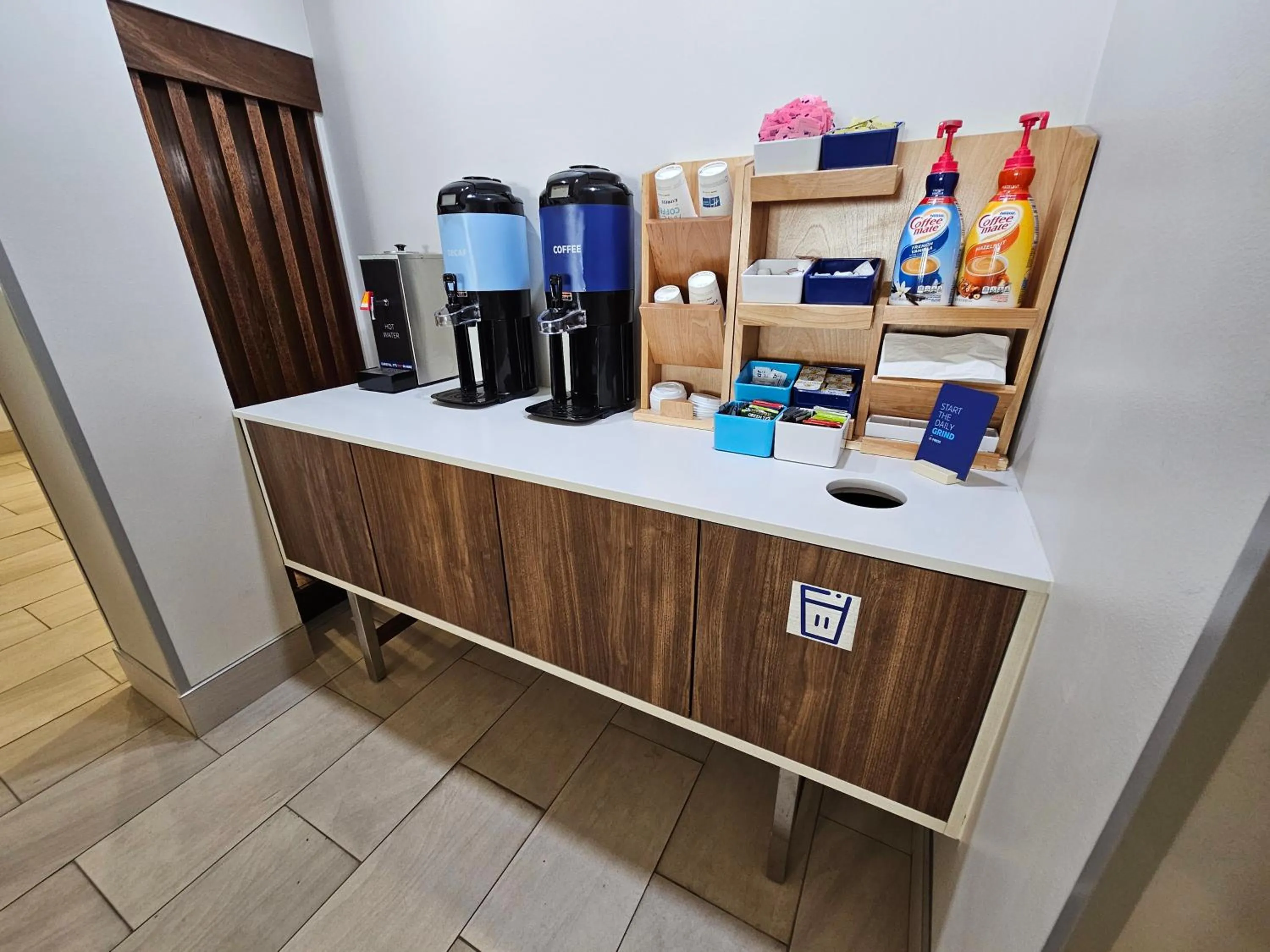 Bedroom in Holiday Inn Express Hotel & Suites Cincinnati-Blue Ash by IHG