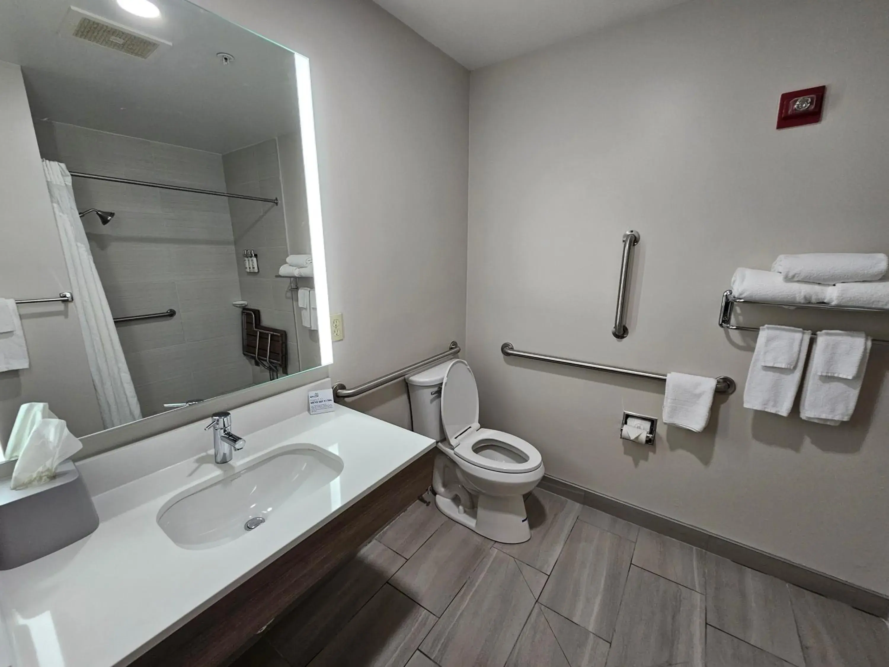 Standard King Room with Mobility Accessible Roll-In Shower in Holiday Inn Express Hotel & Suites Cincinnati-Blue Ash by IHG Standard King Room with Mobility Accessible Roll-In Shower in Holiday Inn Express Hotel & Suites Cincinnati-Blue Ash by IHG