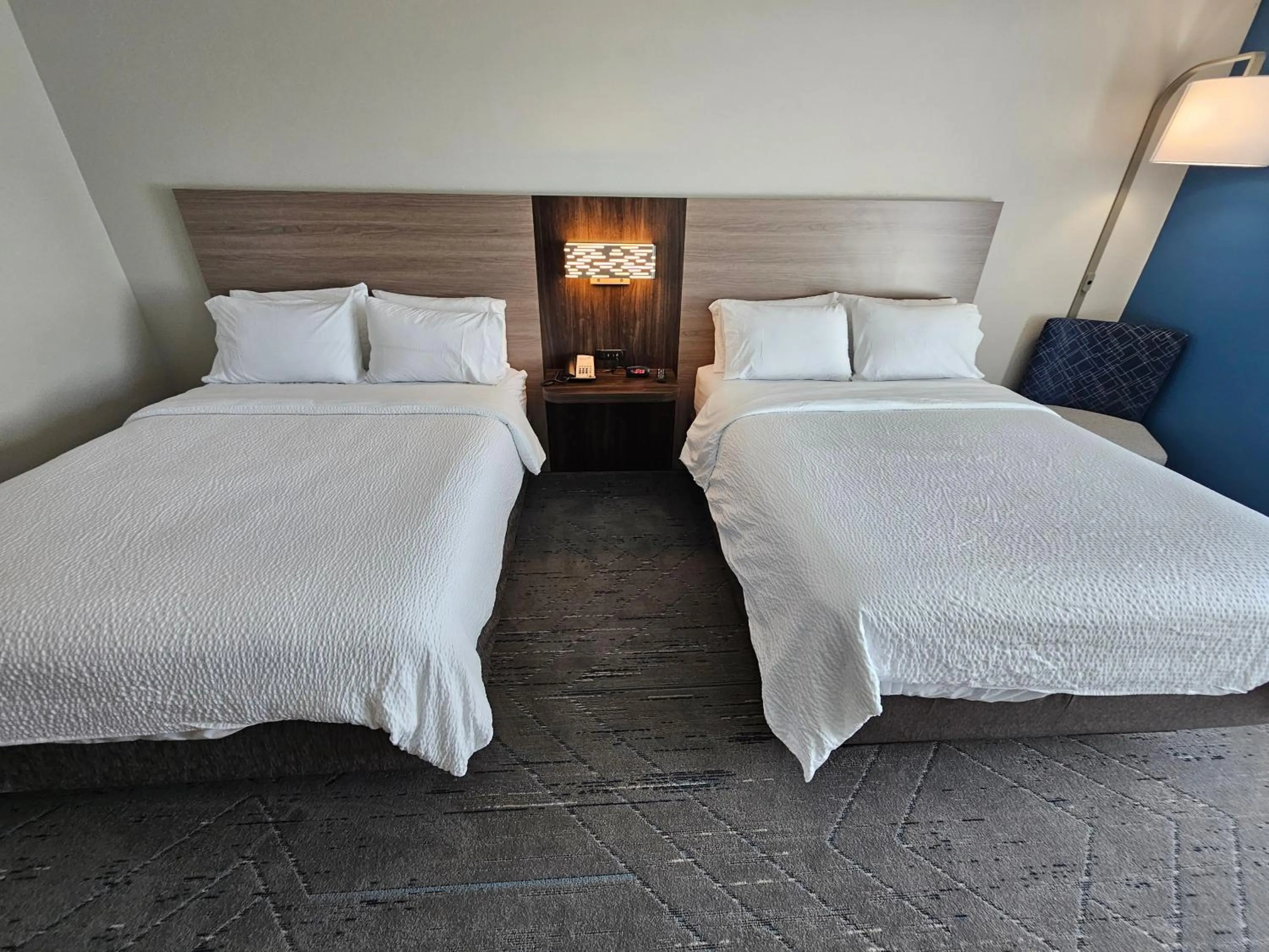 Photo of the whole room, Bed in Holiday Inn Express Hotel & Suites Cincinnati-Blue Ash by IHG