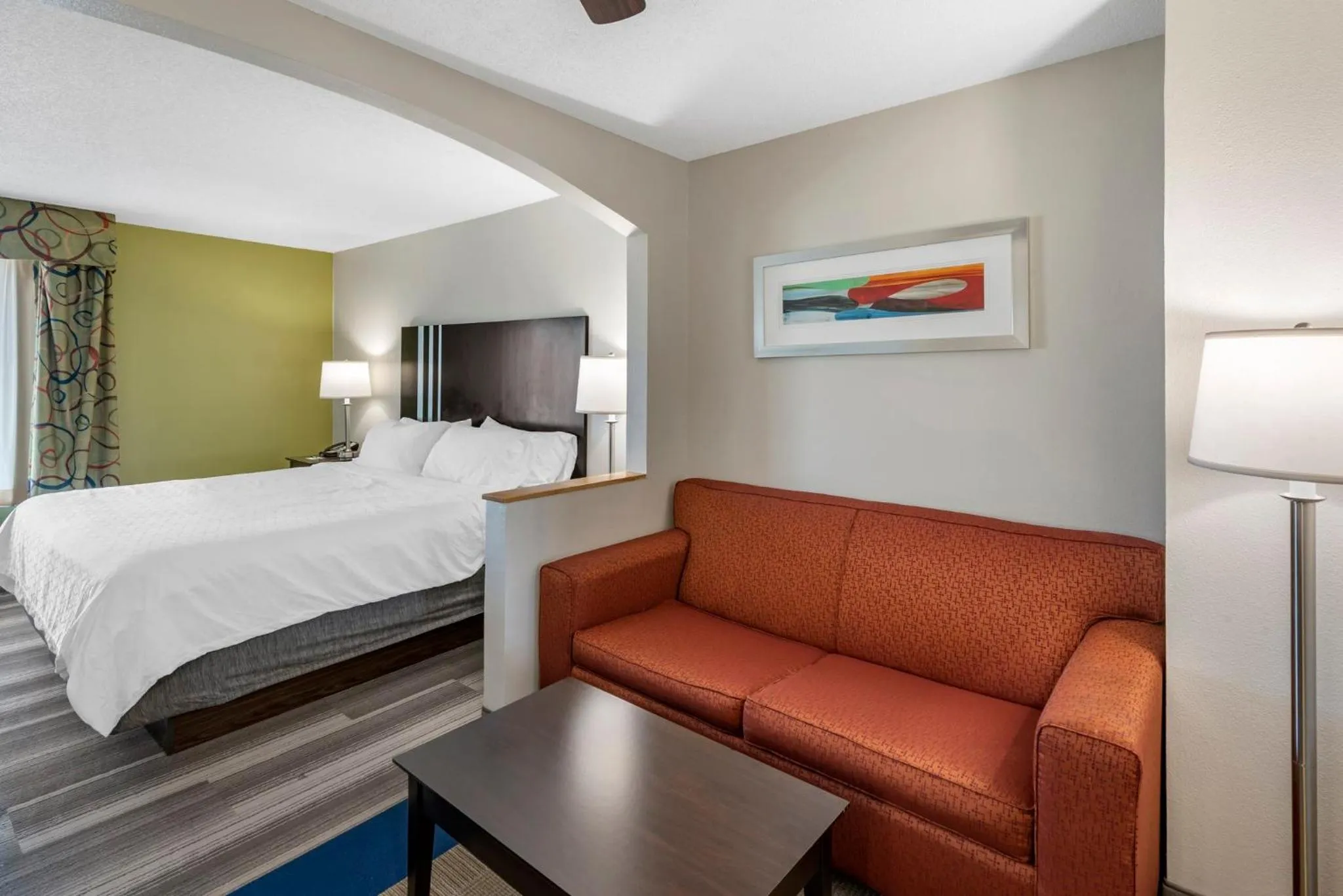 Photo of the whole room, Bed in Holiday Inn Express Hotel & Suites Cincinnati-Blue Ash by IHG