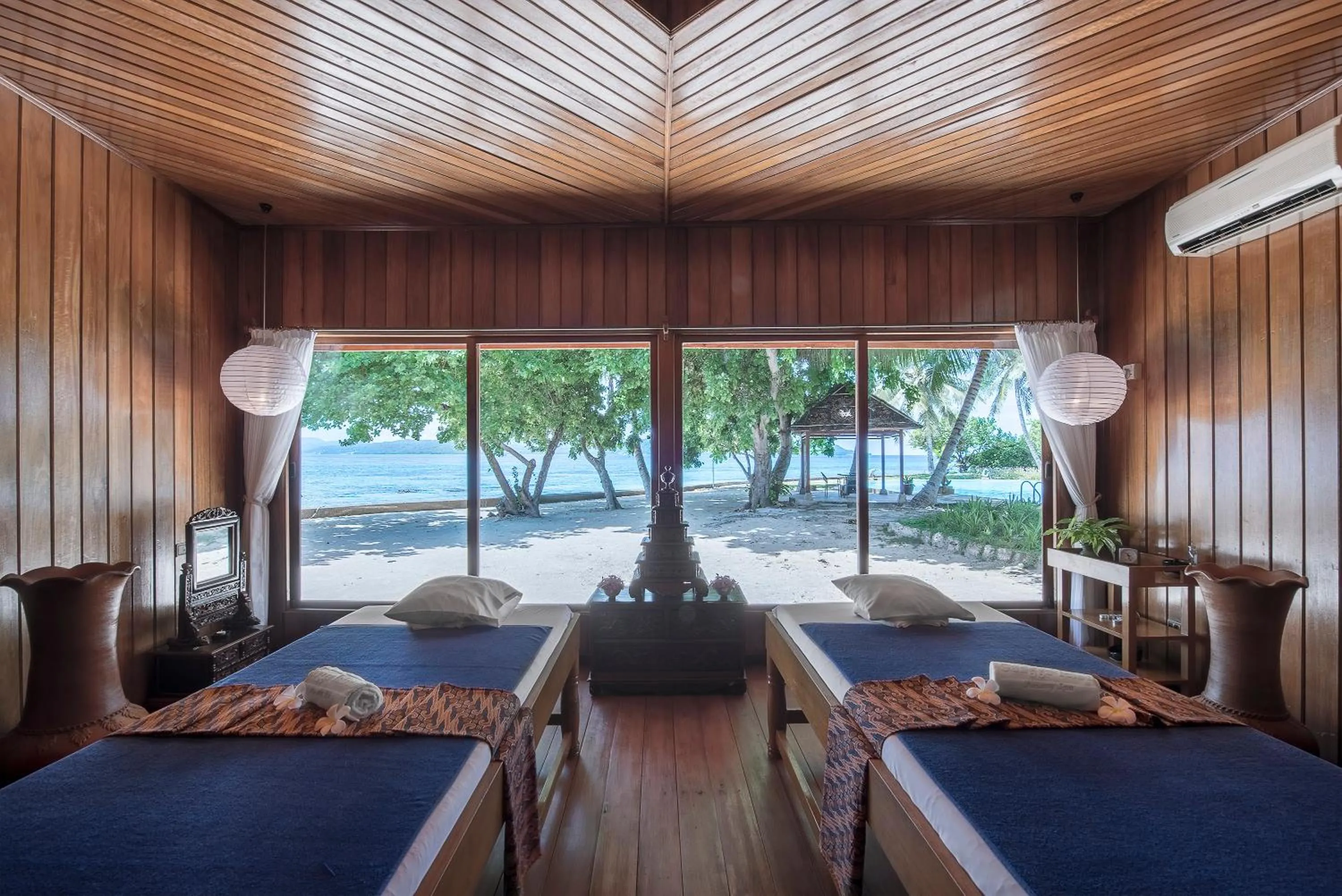 Massage, Bed in Gangga Island Resort & Spa