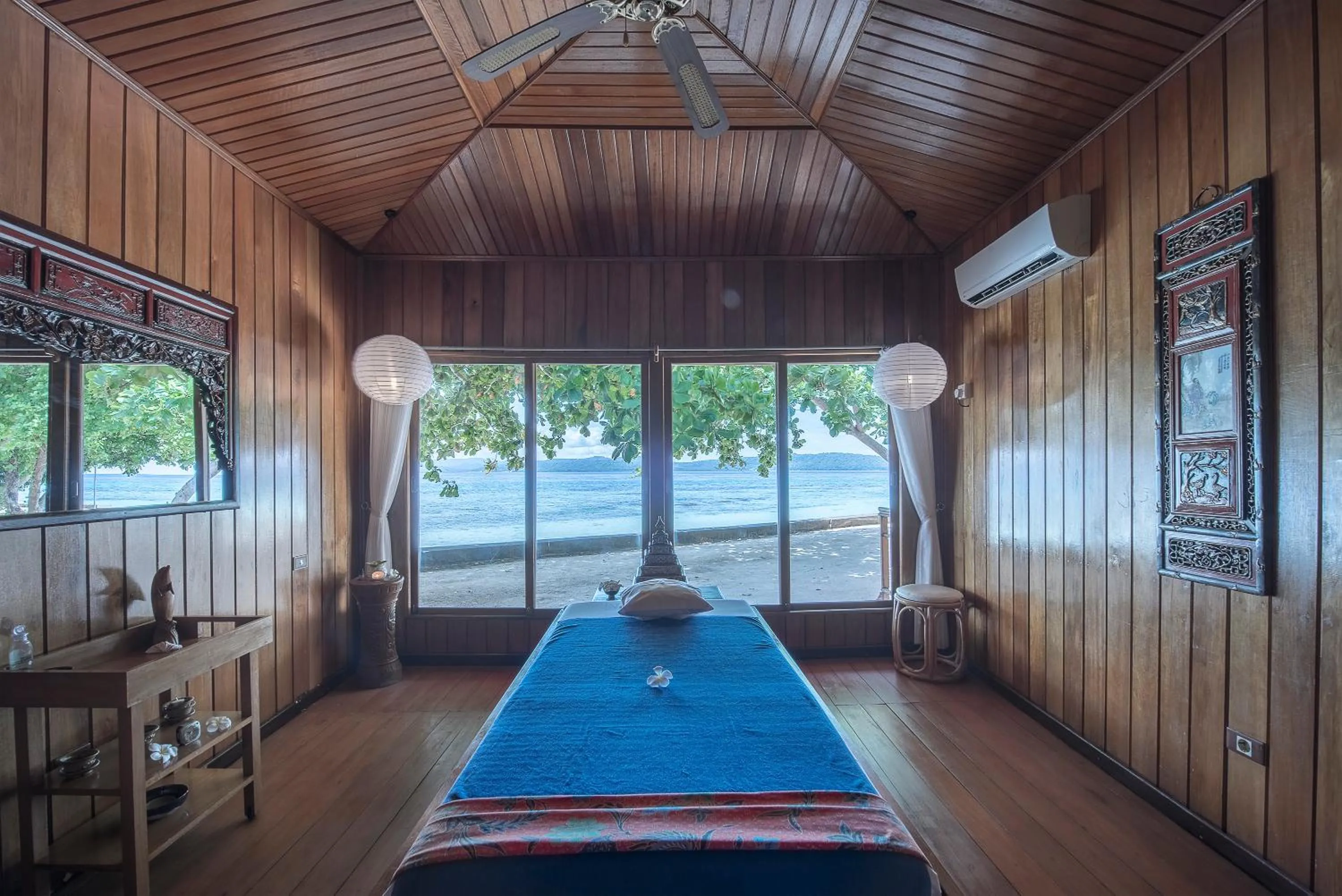 Massage in Gangga Island Resort & Spa