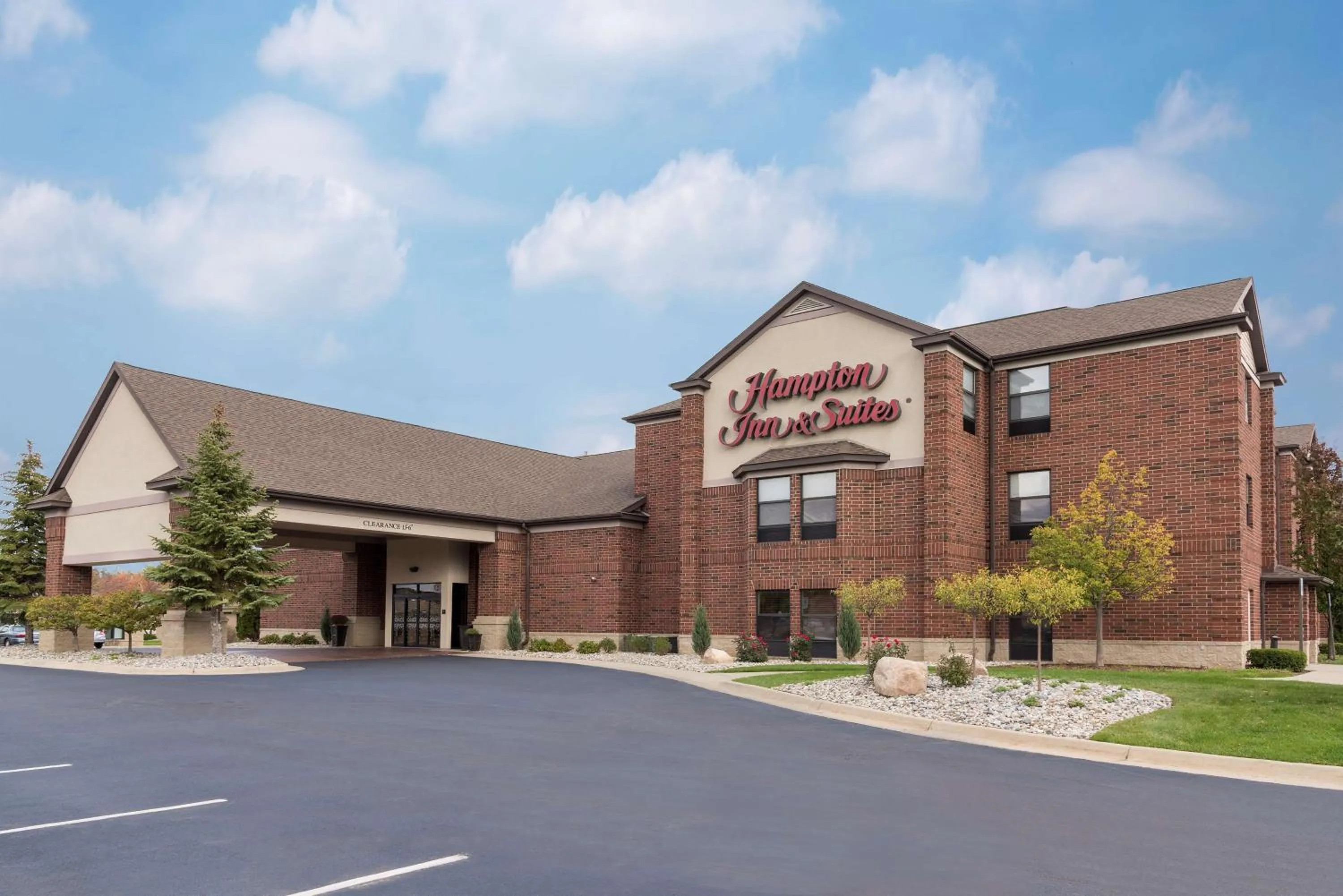 Property building in Hampton Inn & Suites East Lansing