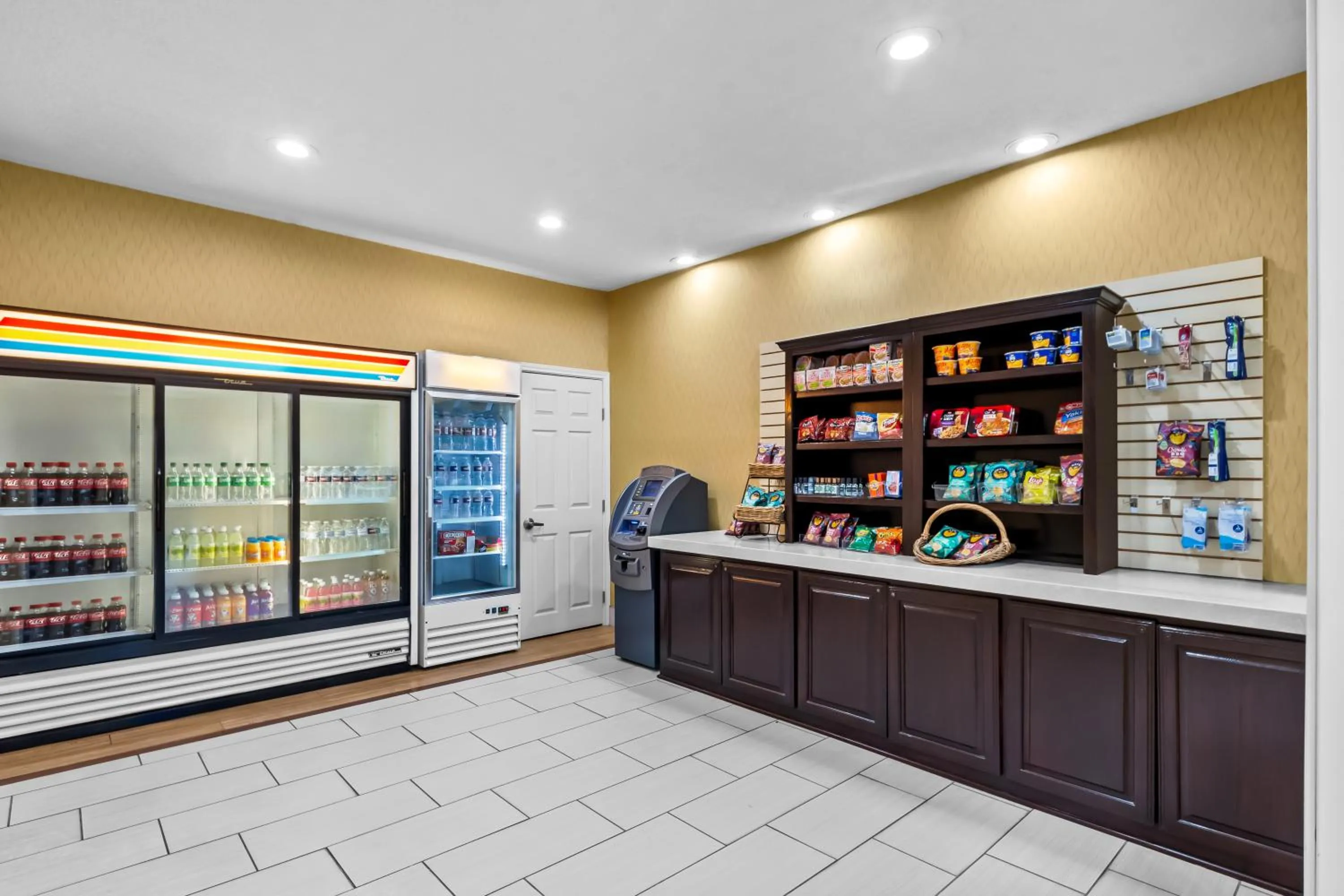 Shopping Area in Quality Inn & Suites San Antonio Airport - Stone Oak