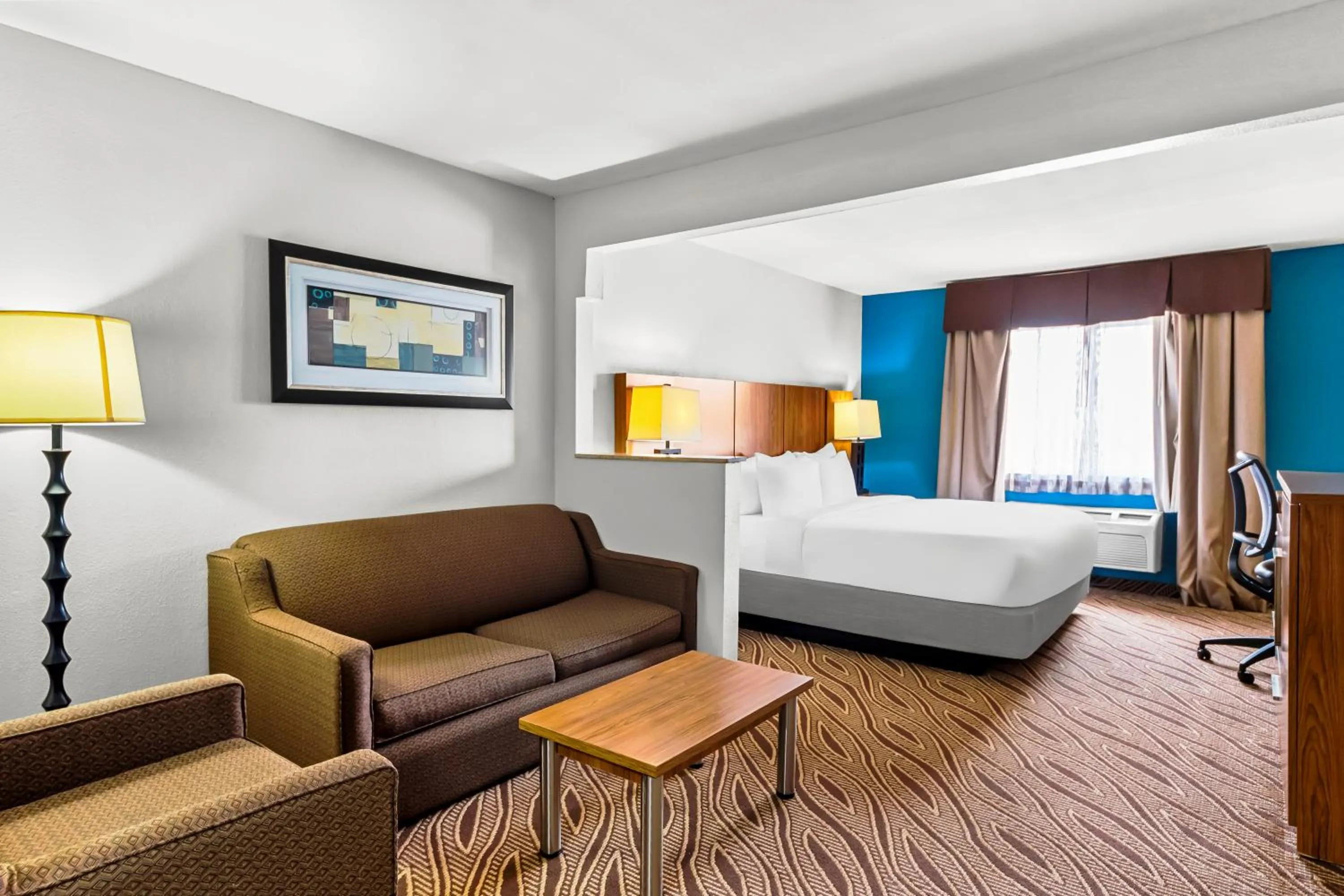 Bedroom, Bed in Quality Inn & Suites San Antonio Airport - Stone Oak