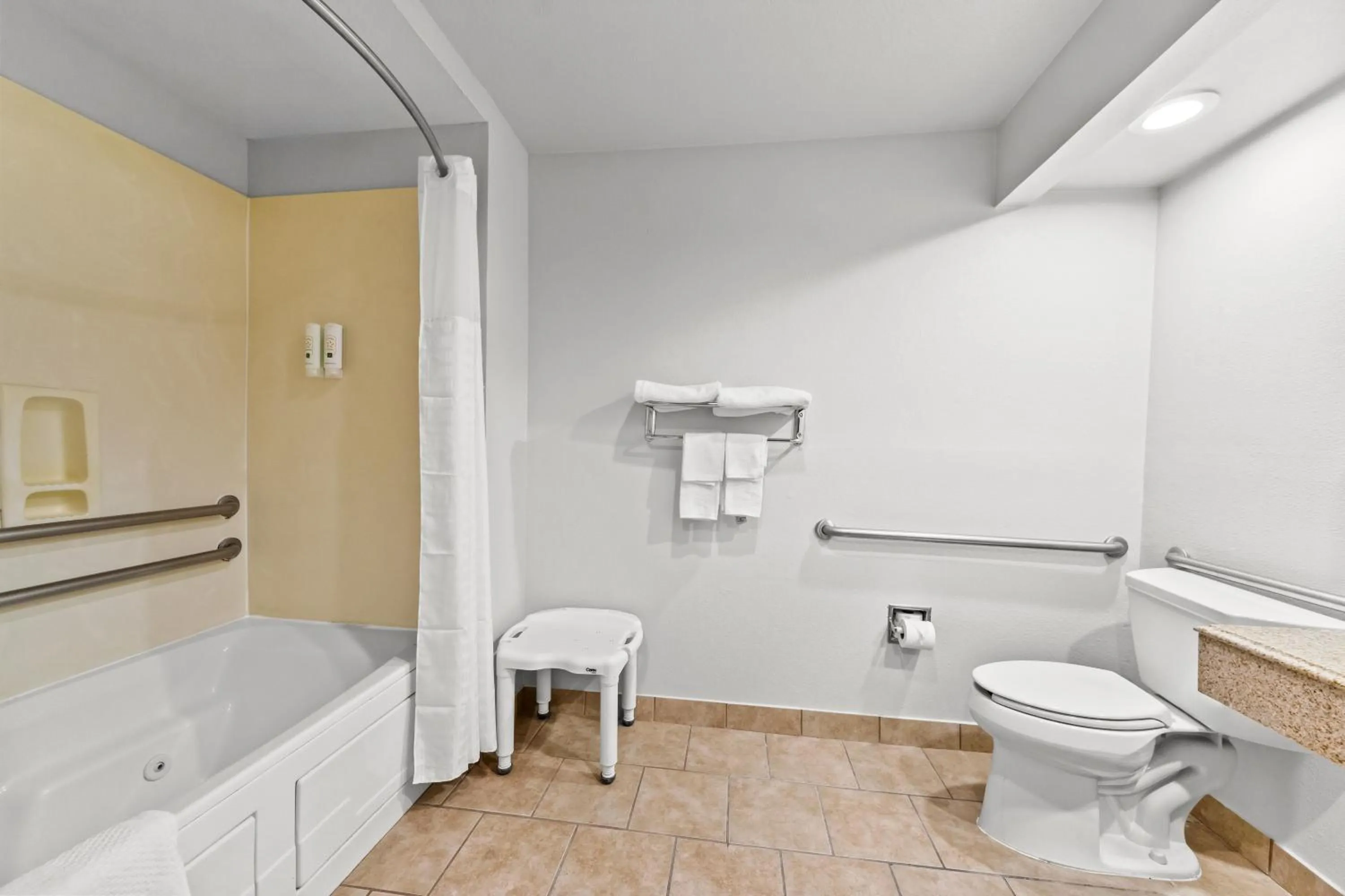 Shower in Quality Inn & Suites San Antonio Airport - Stone Oak