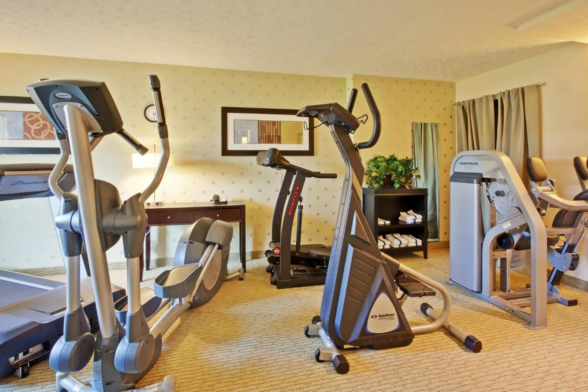 Fitness centre/facilities in Holiday Inn Bloomington-University Area by IHG