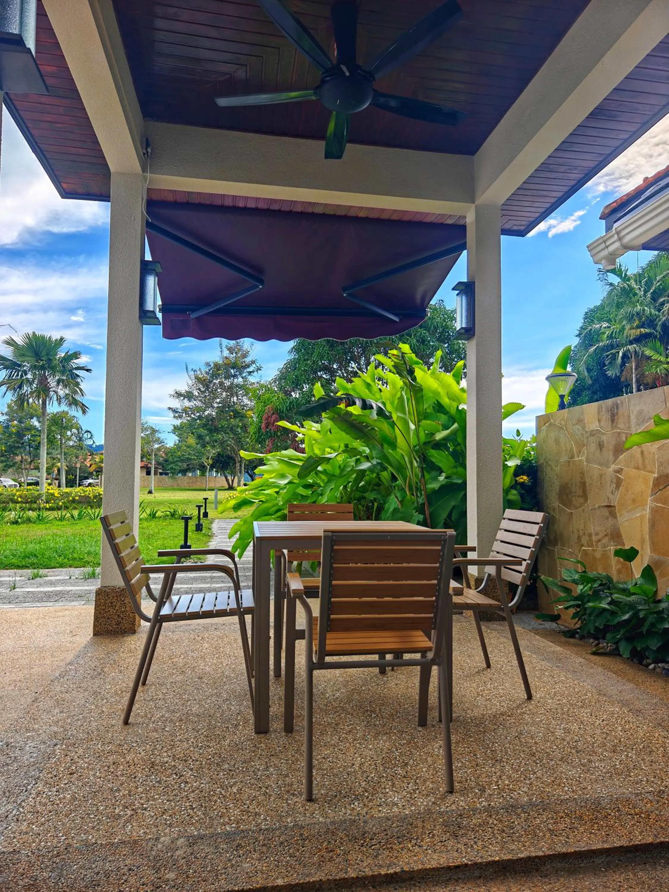 Sabah Beach Villas & Suites