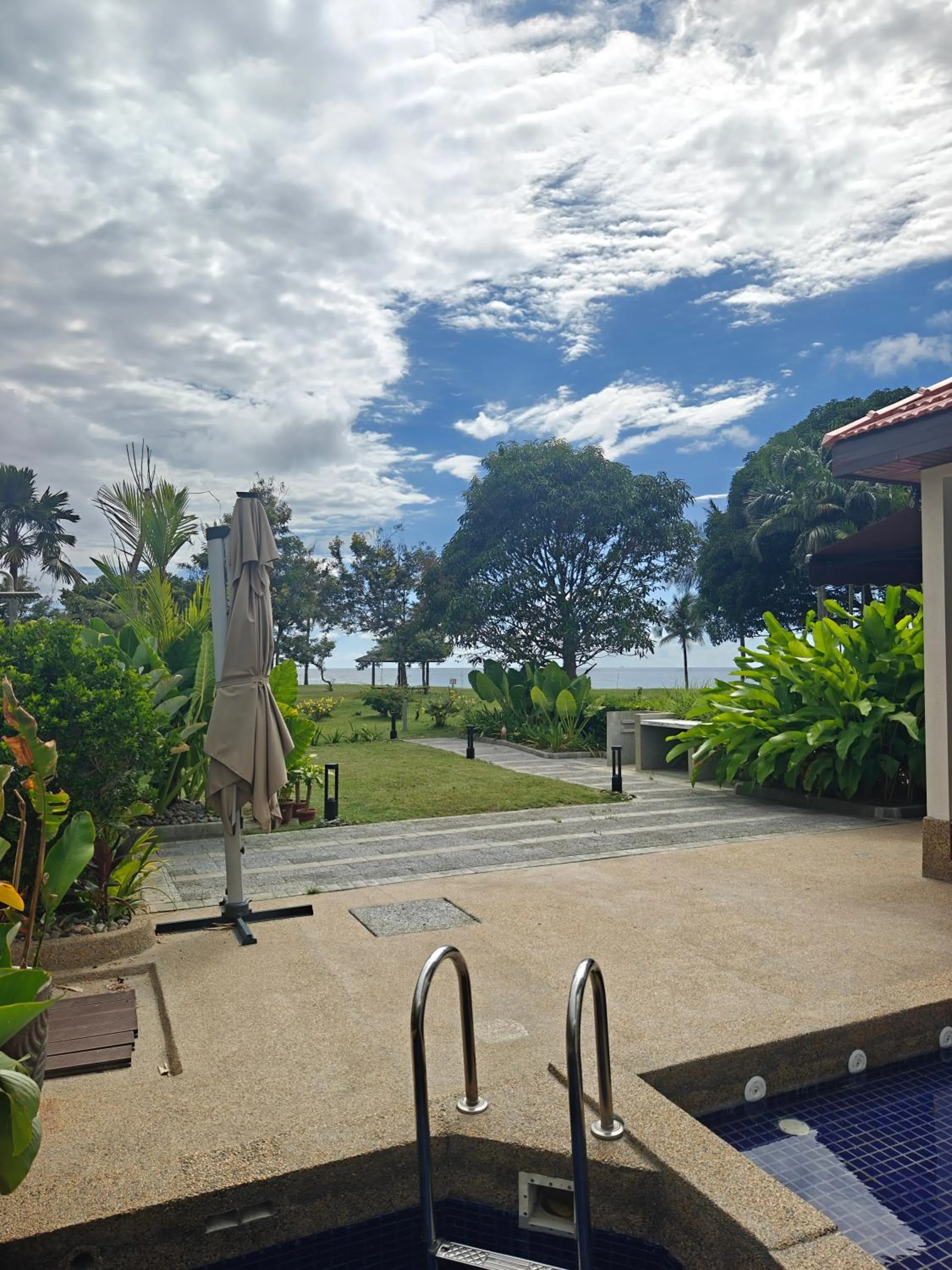 Sabah Beach Villas & Suites
