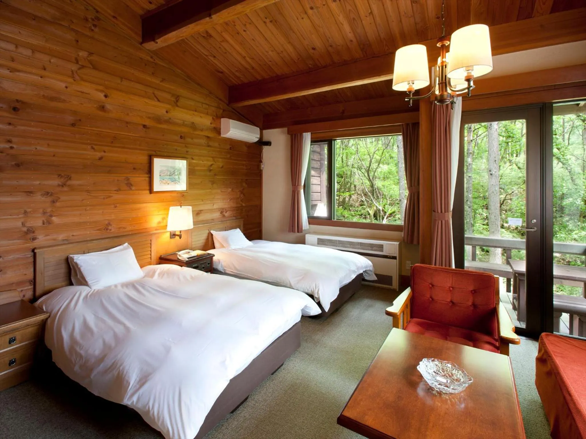 Living room, Bed in Tateshina Tokyu Hotel