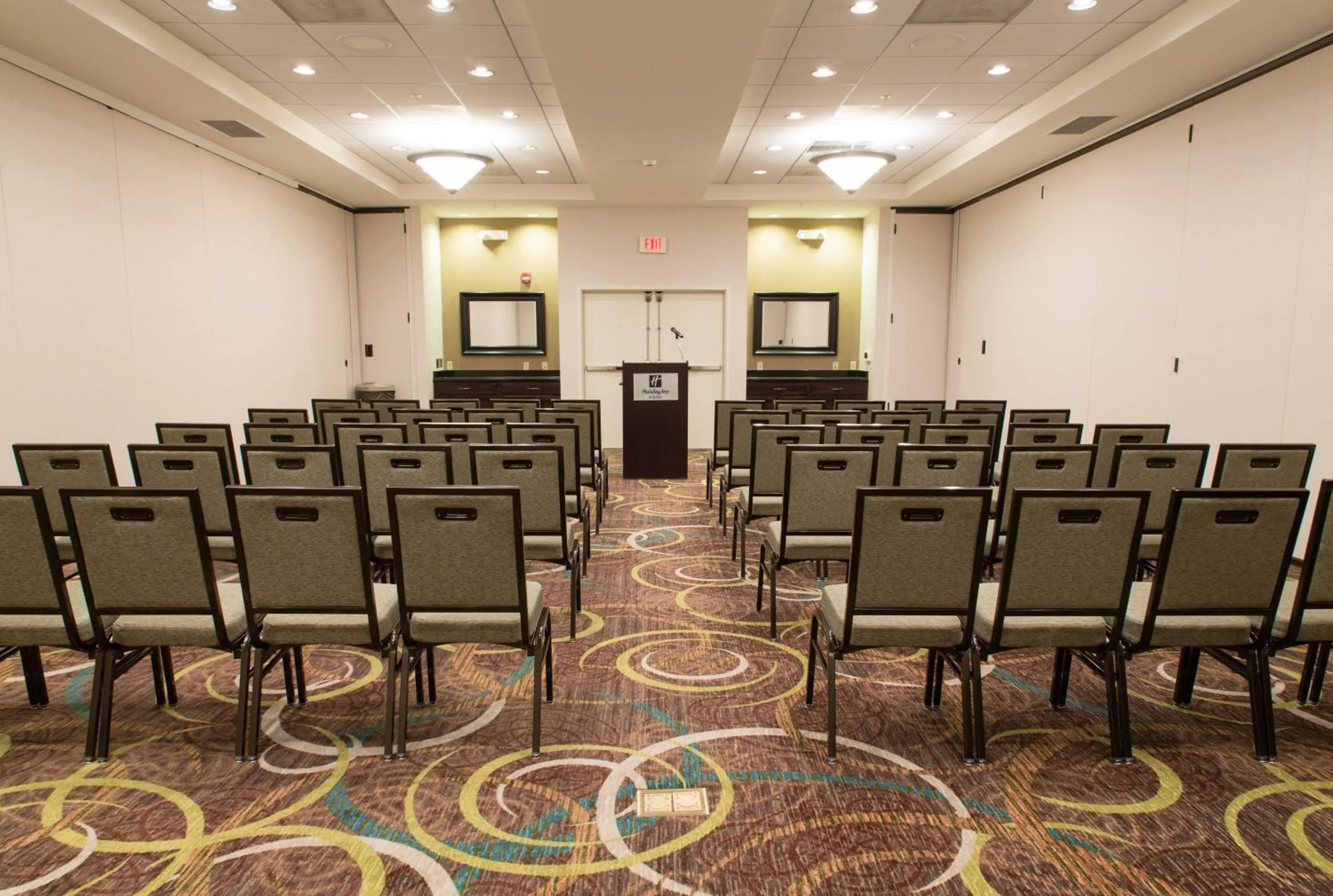 Meeting/conference room in Holiday Inn Hotel & Suites Bloomington Airport by IHG