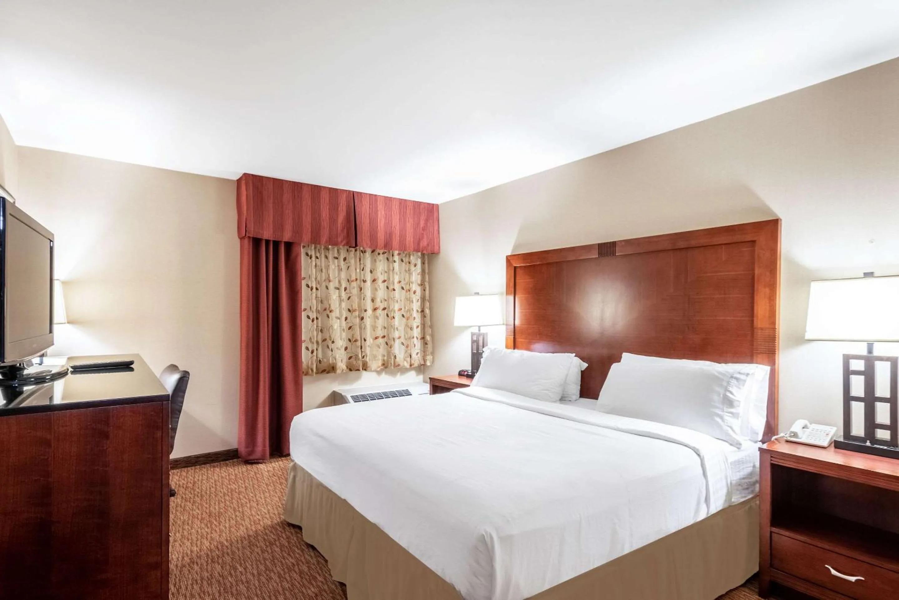 Bedroom in The Grand Hotel, Ascend Hotel Collection